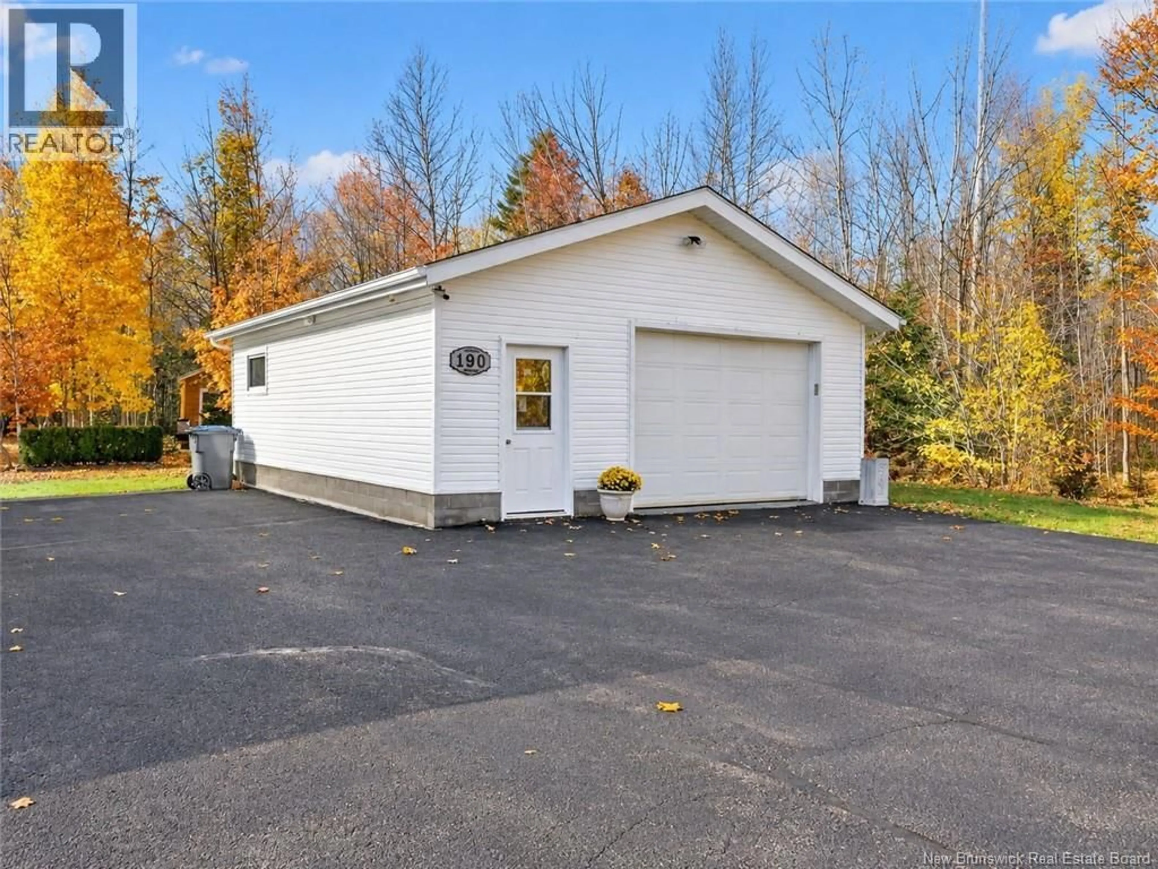 Indoor garage for 190 ROUTE 365, Tilley Road New Brunswick E8M1N4