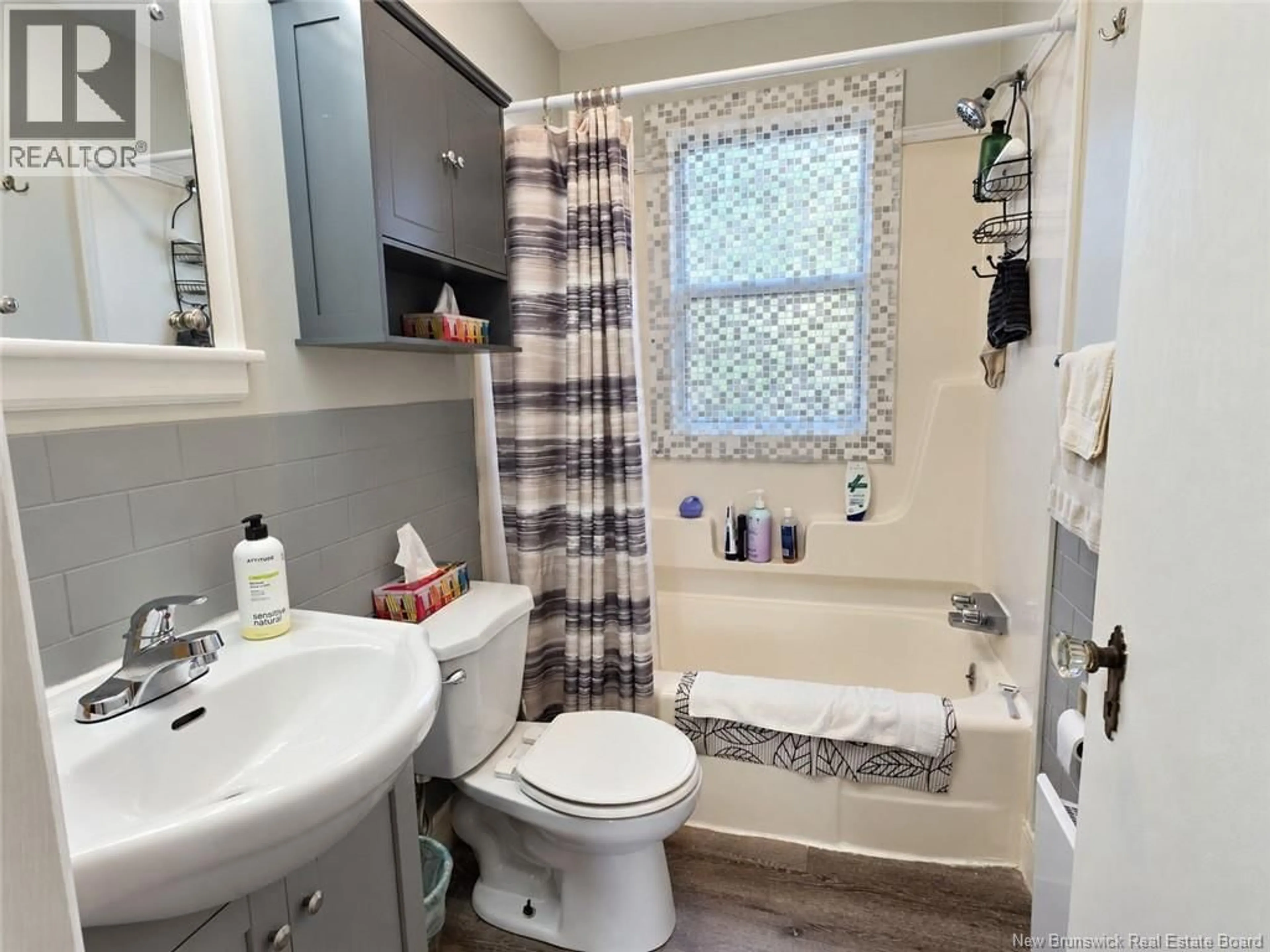 Standard bathroom, ceramic/tile floor for 473 ELMWOOD DRIVE, Moncton New Brunswick E1A2X4