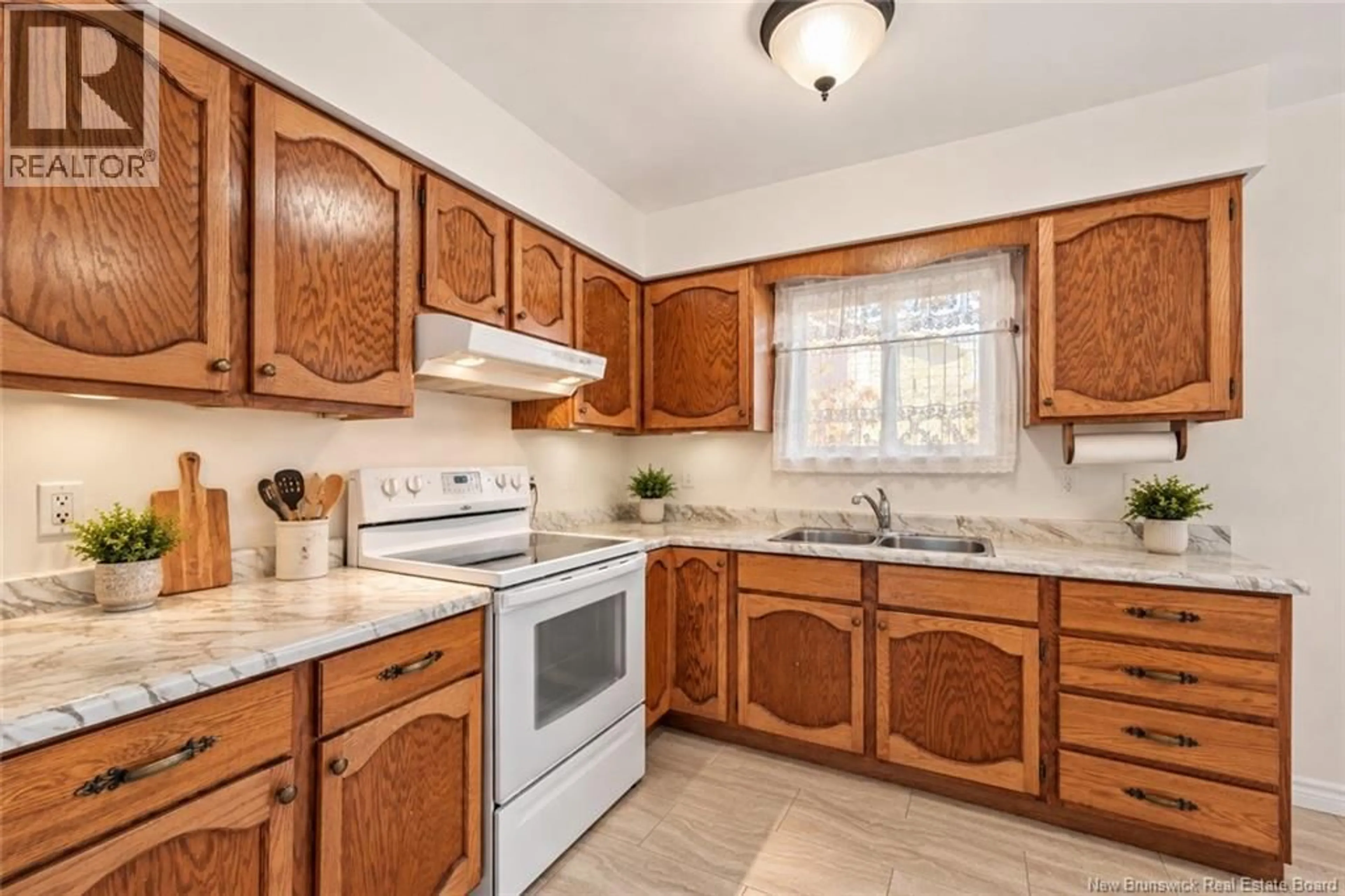 Standard kitchen, ceramic/tile floor for 55 MONTE CARLO CRESCENT, Moncton New Brunswick E1G1M6