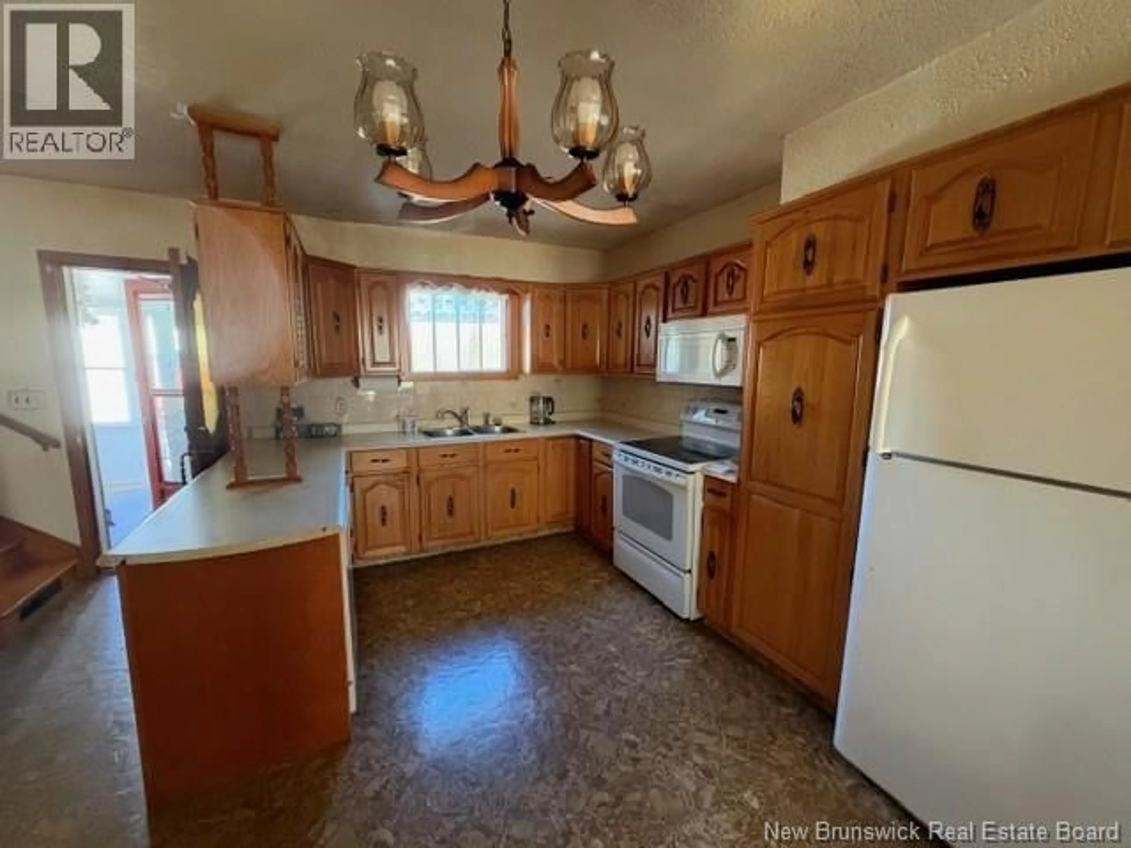 Standard kitchen, ceramic/tile floor for 1287 DES PIONNIERS AVENUE, Balmoral New Brunswick E8E1B7
