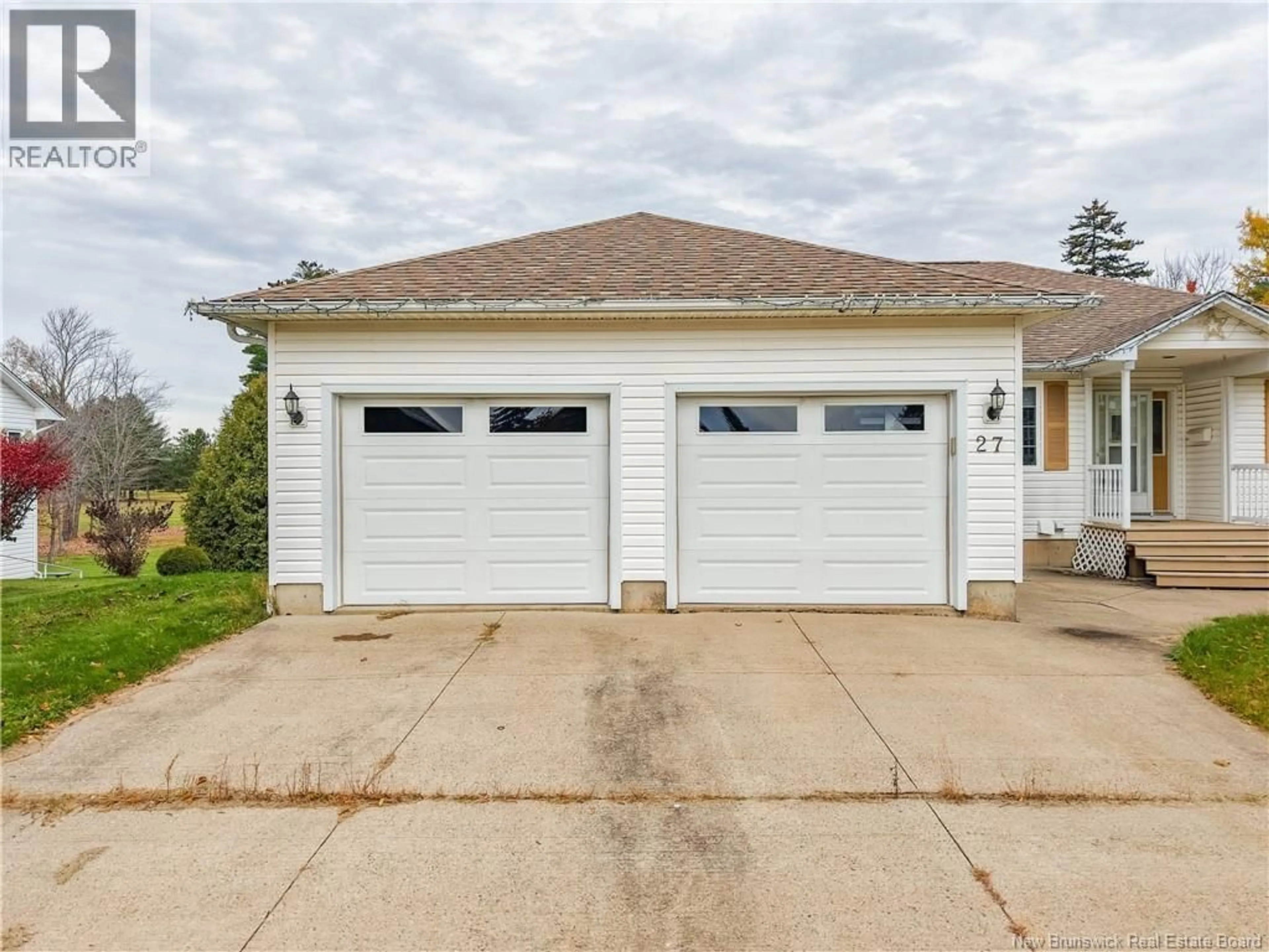 Indoor garage for 27 HOWE CRESCENT, Oromocto New Brunswick E2V2S1