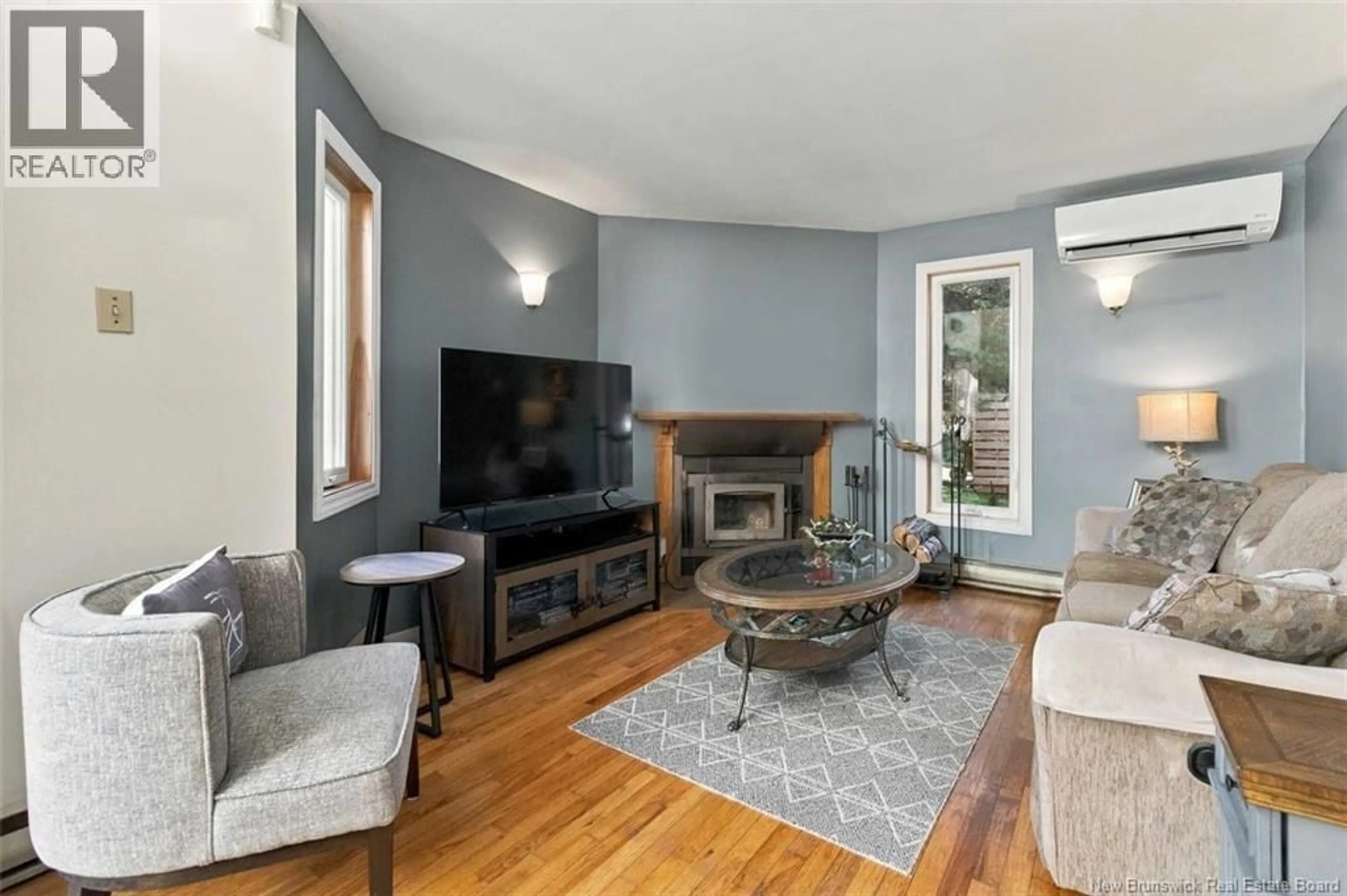 Living room with furniture, unknown for 158 ROUTE 960, Cape Tormentine New Brunswick E4M2C6