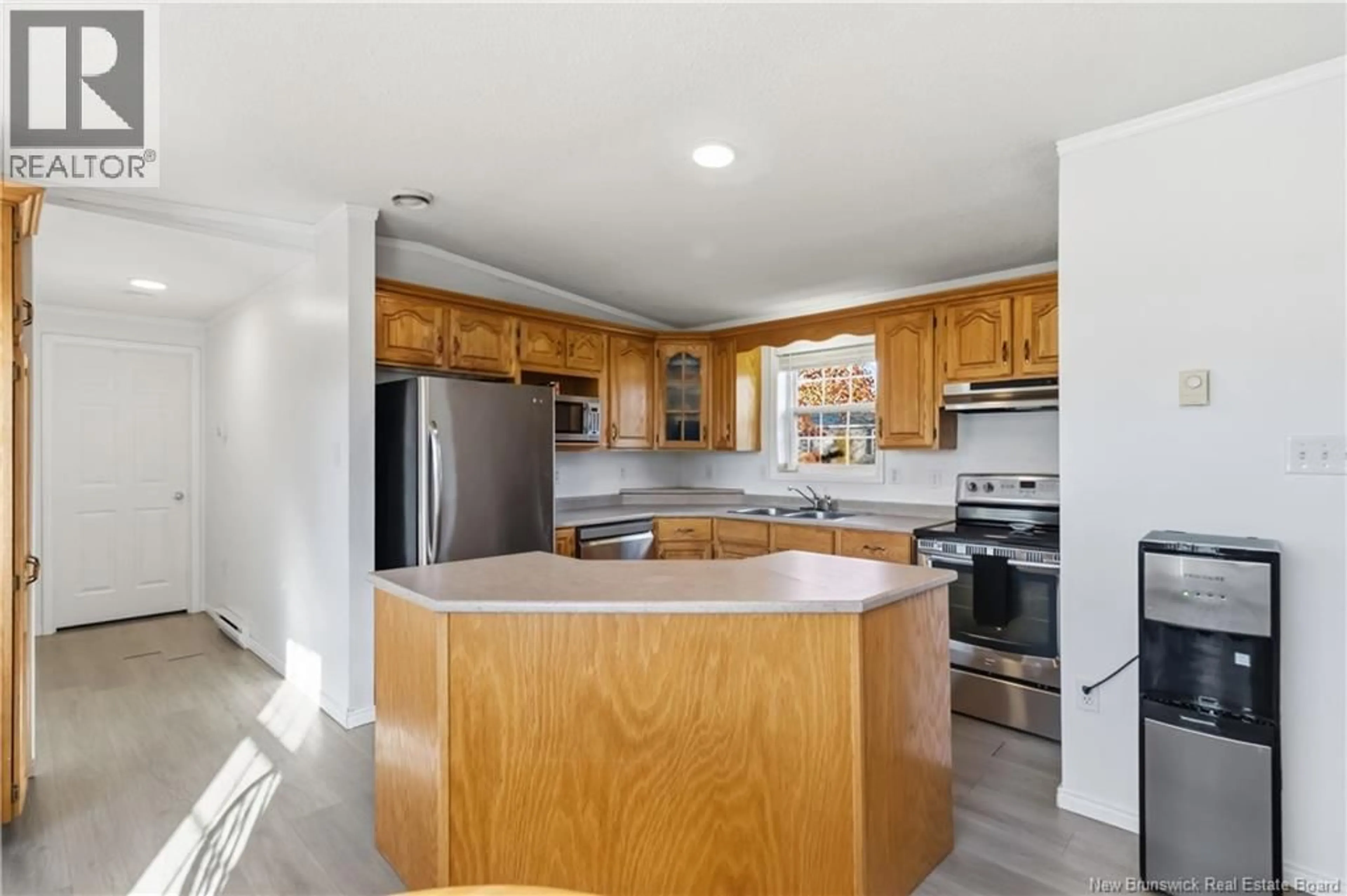 Open concept kitchen, unknown for 25 ST JEAN, Dieppe New Brunswick E1A7N1