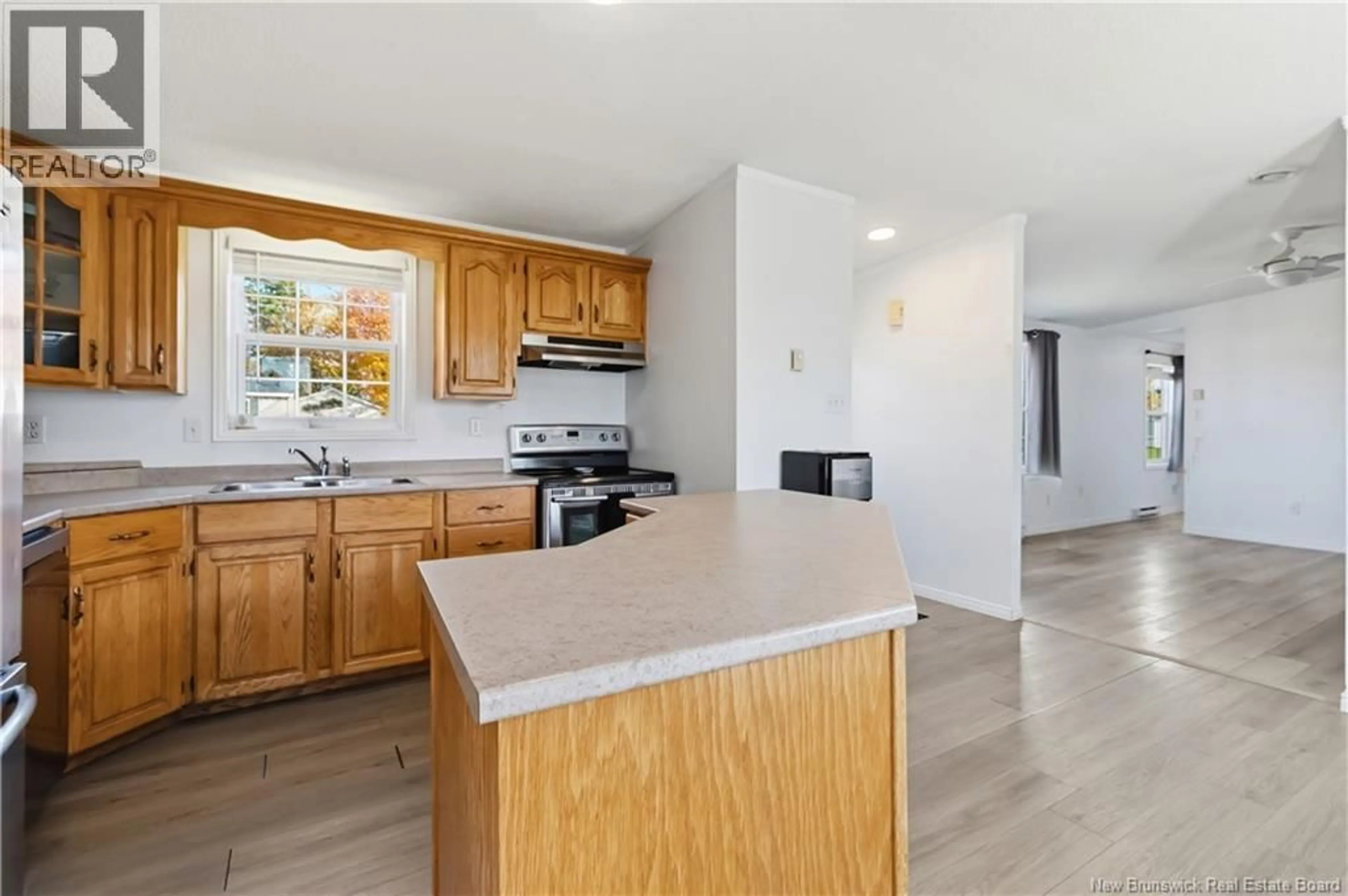 Open concept kitchen, unknown for 25 ST JEAN, Dieppe New Brunswick E1A7N1