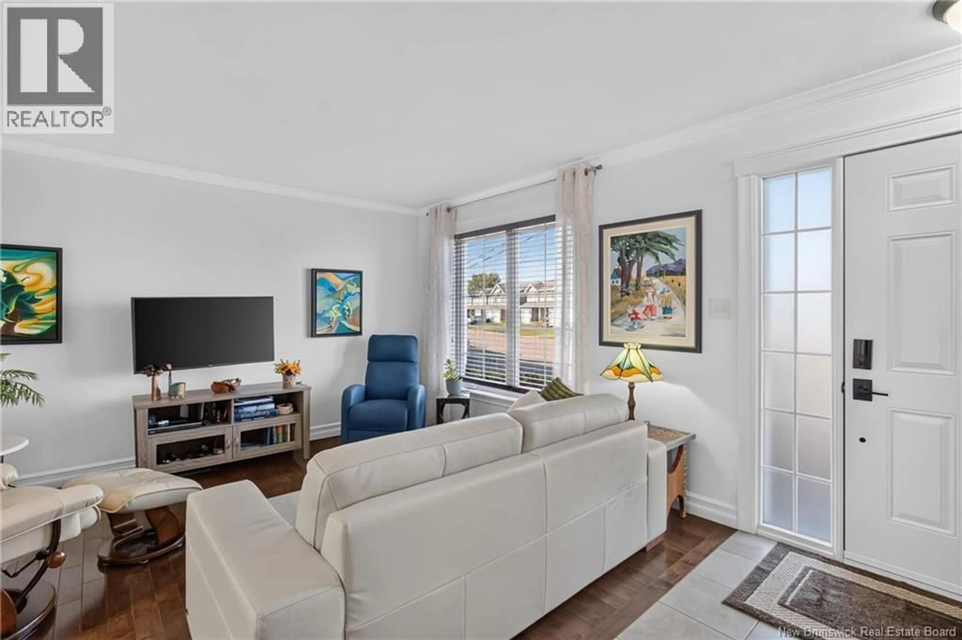 Living room with furniture, unknown for 22 LIONEL, Dieppe New Brunswick E1A8Z1