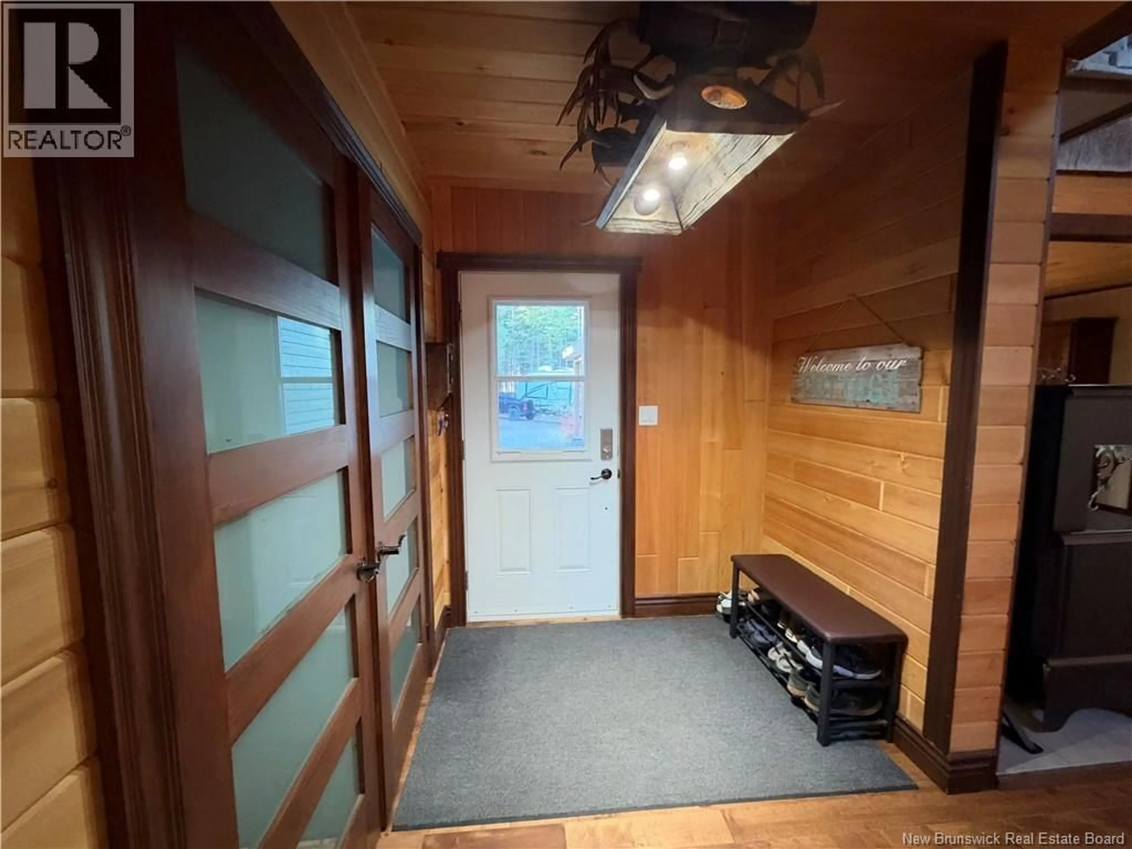 Indoor foyer for 308 VALCOUR STREET, Saint-Quentin New Brunswick E8A2M2