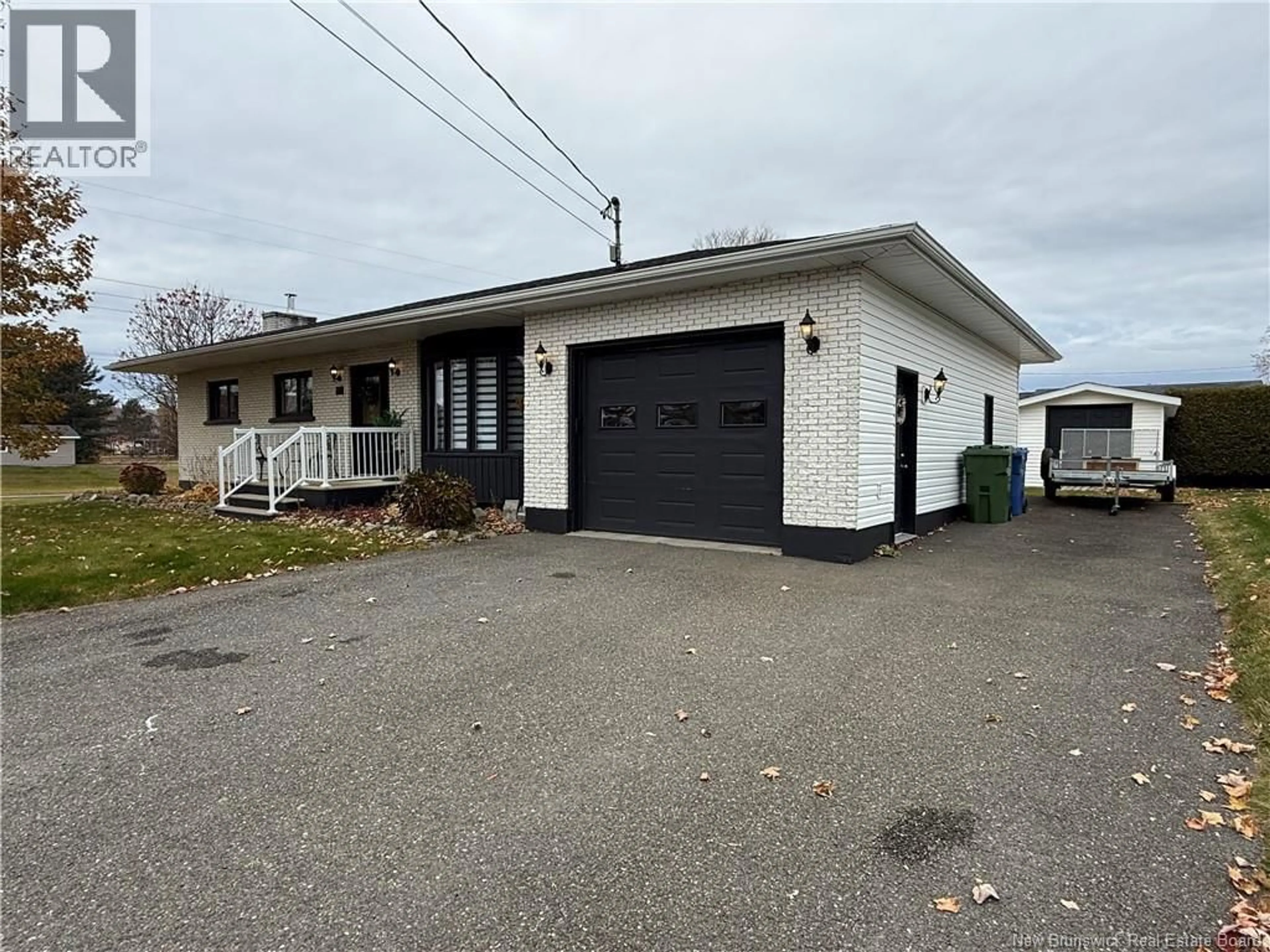 A pic from outside/outdoor area/front of a property/back of a property/a pic from drone, street for 698 4TH AVENUE, Grand-Sault/Grand Falls New Brunswick E3Z1A2