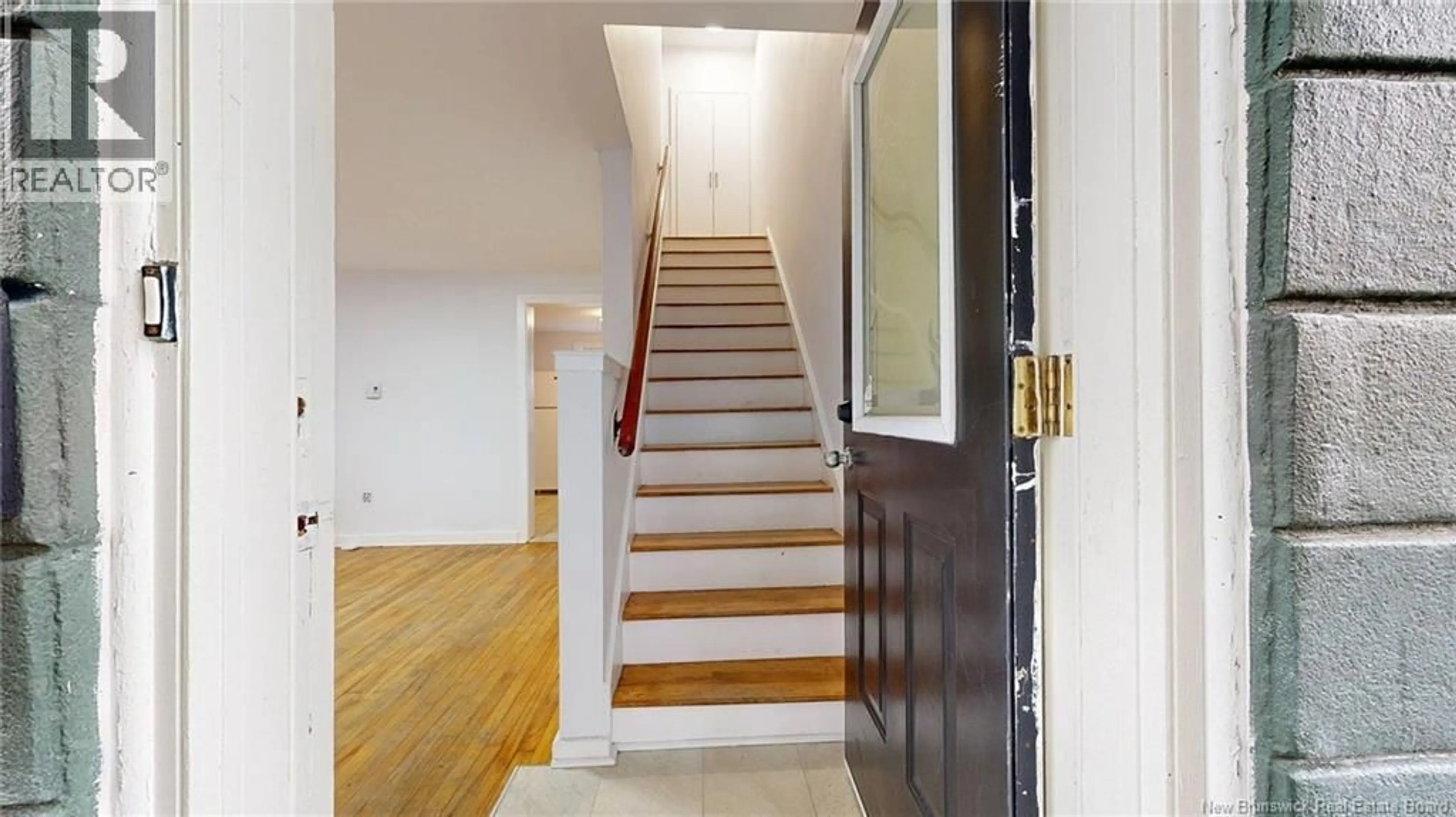 Indoor foyer for 39 MCKENNA CRESCENT, Saint John New Brunswick E2K4C9