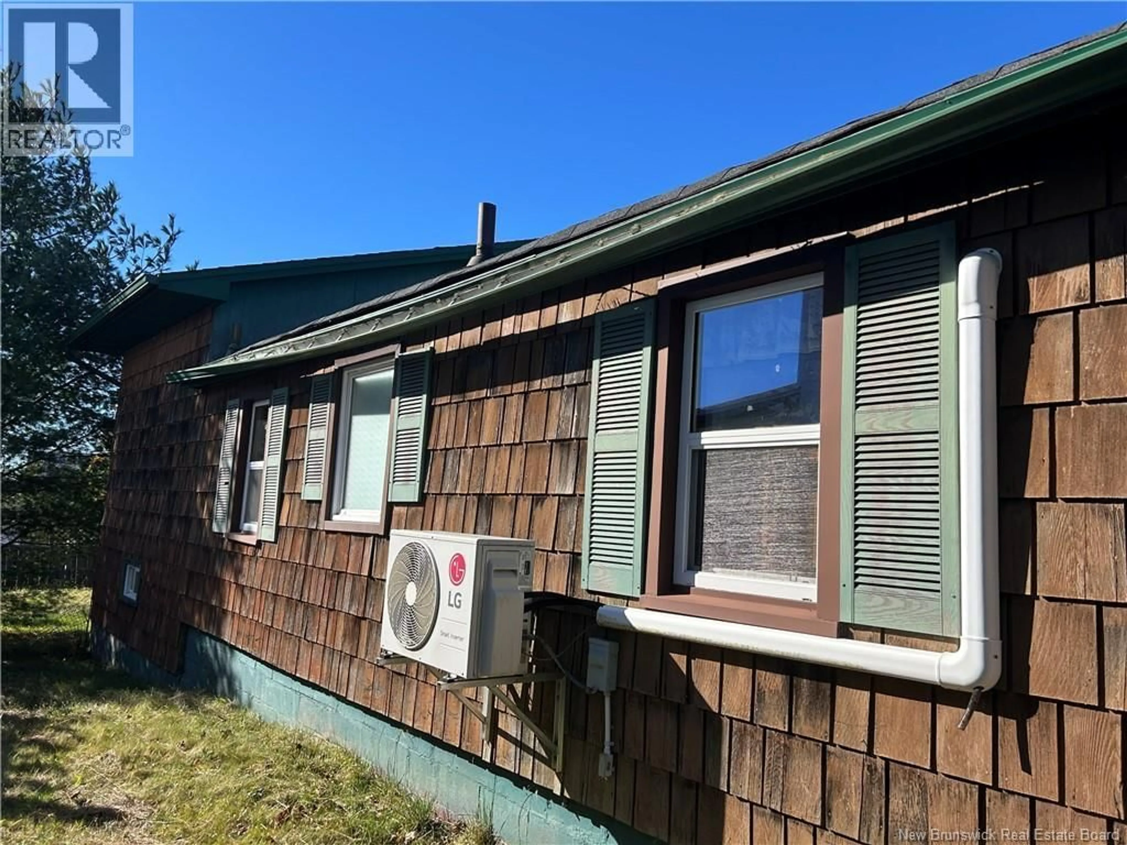 Home with vinyl exterior material, building for 17 ROCKCLIFF STREET, Saint John New Brunswick E2J2N5