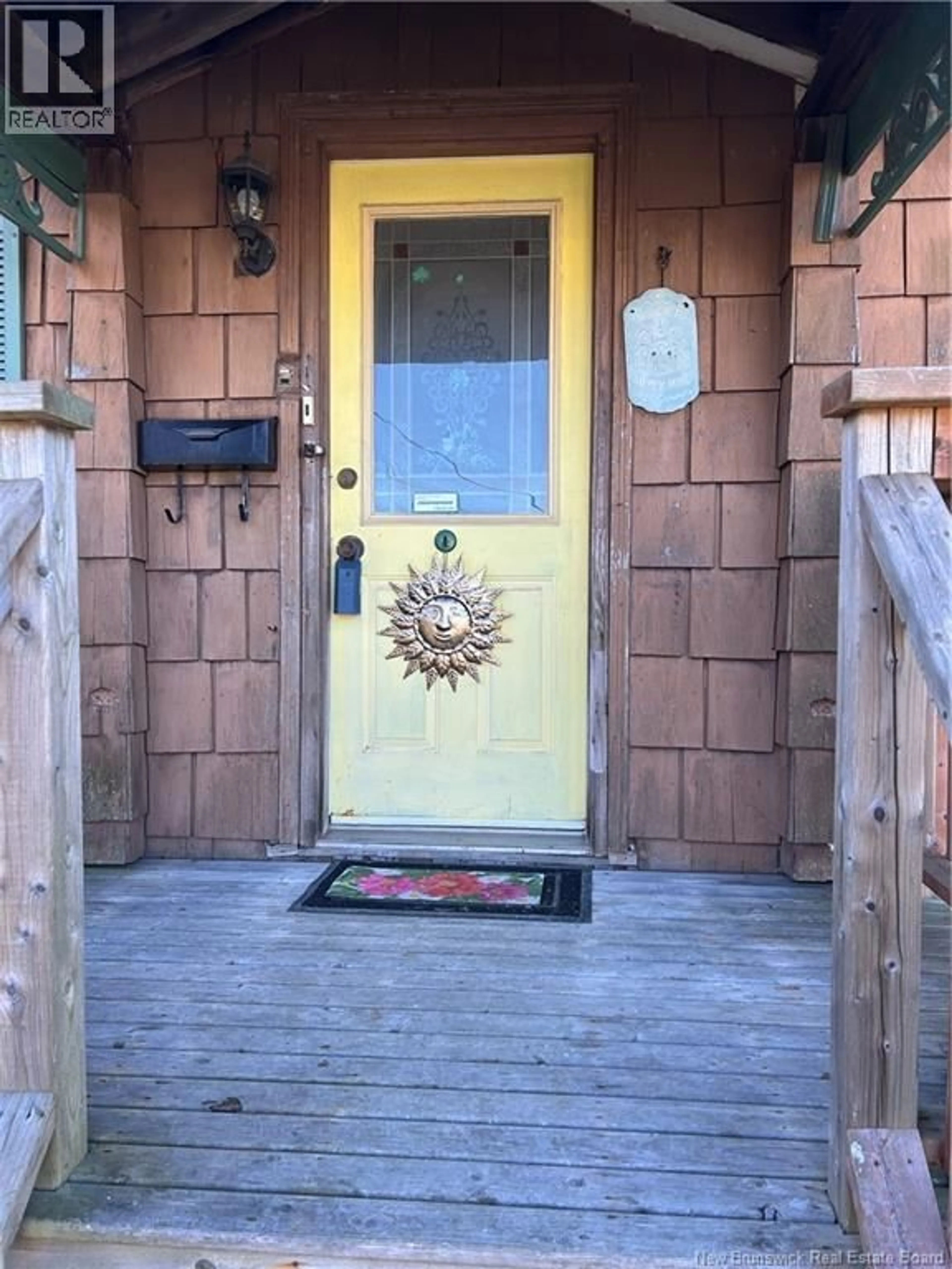 Indoor entryway for 17 ROCKCLIFF STREET, Saint John New Brunswick E2J2N5