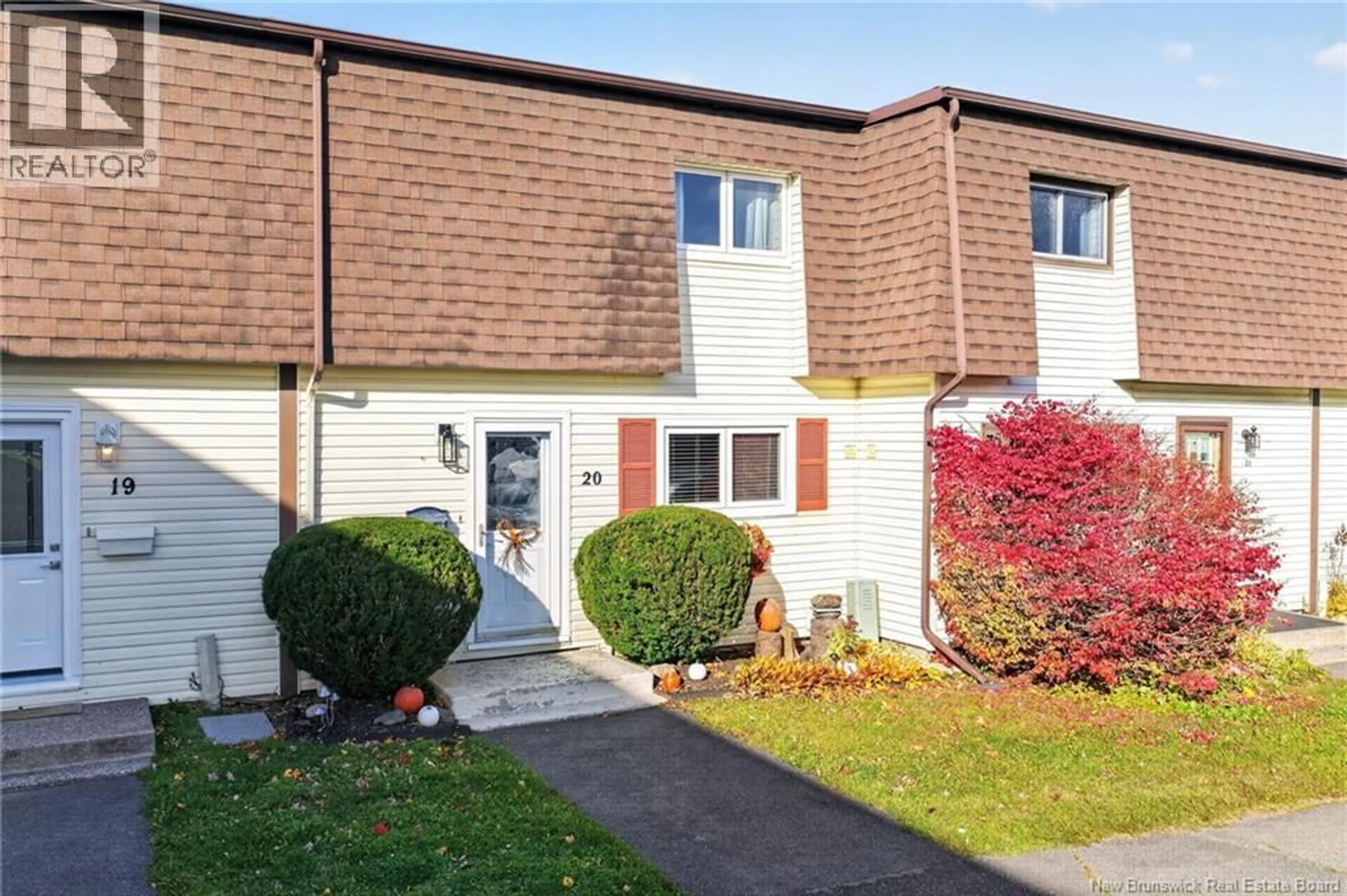 Home with vinyl exterior material, street for 20 WEST VALE PARK, Saint John New Brunswick E2M5B4