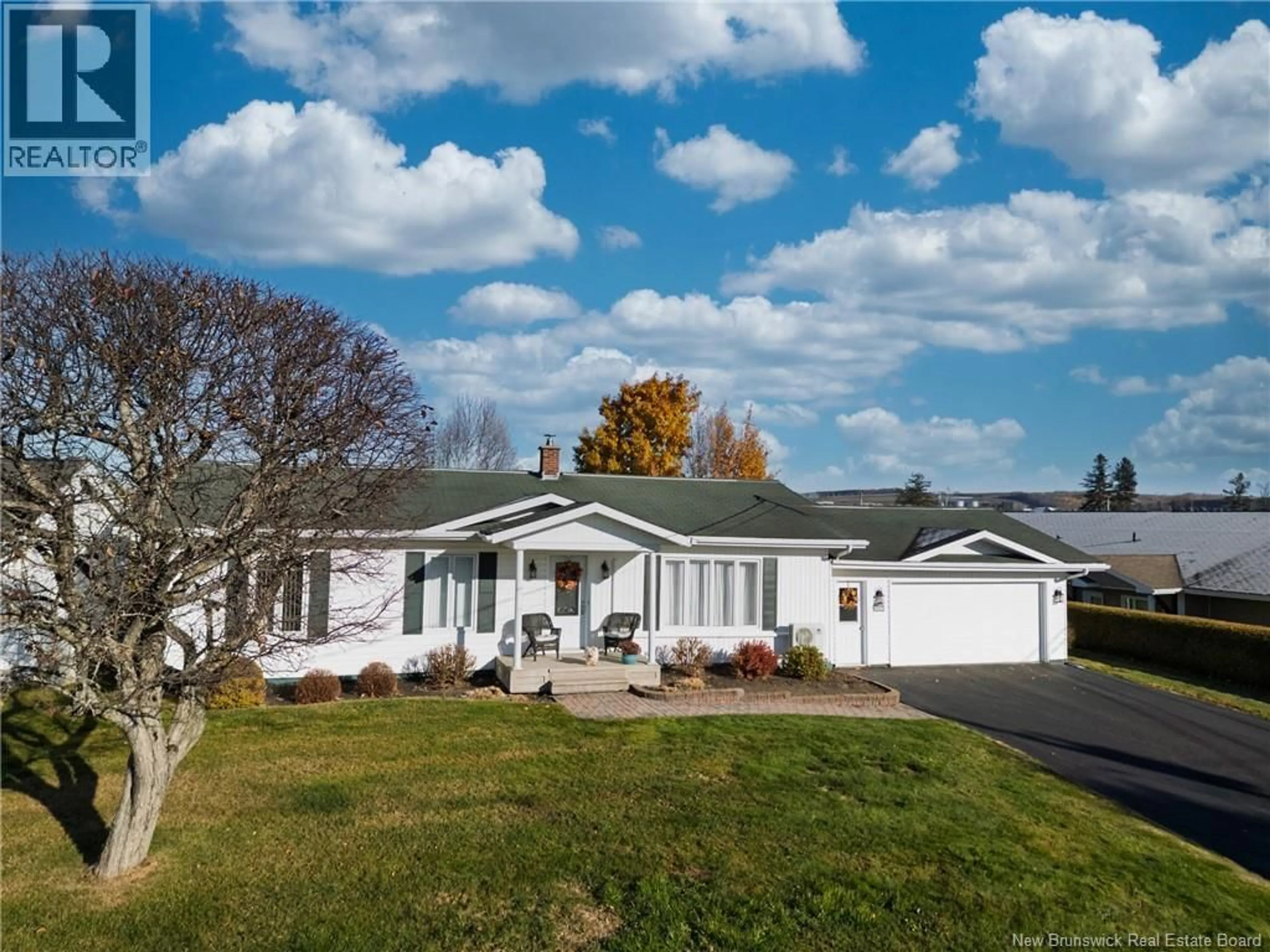 Home with vinyl exterior material, unknown for 556 FIRST AVE, Grand Falls New Brunswick E3Z1B3