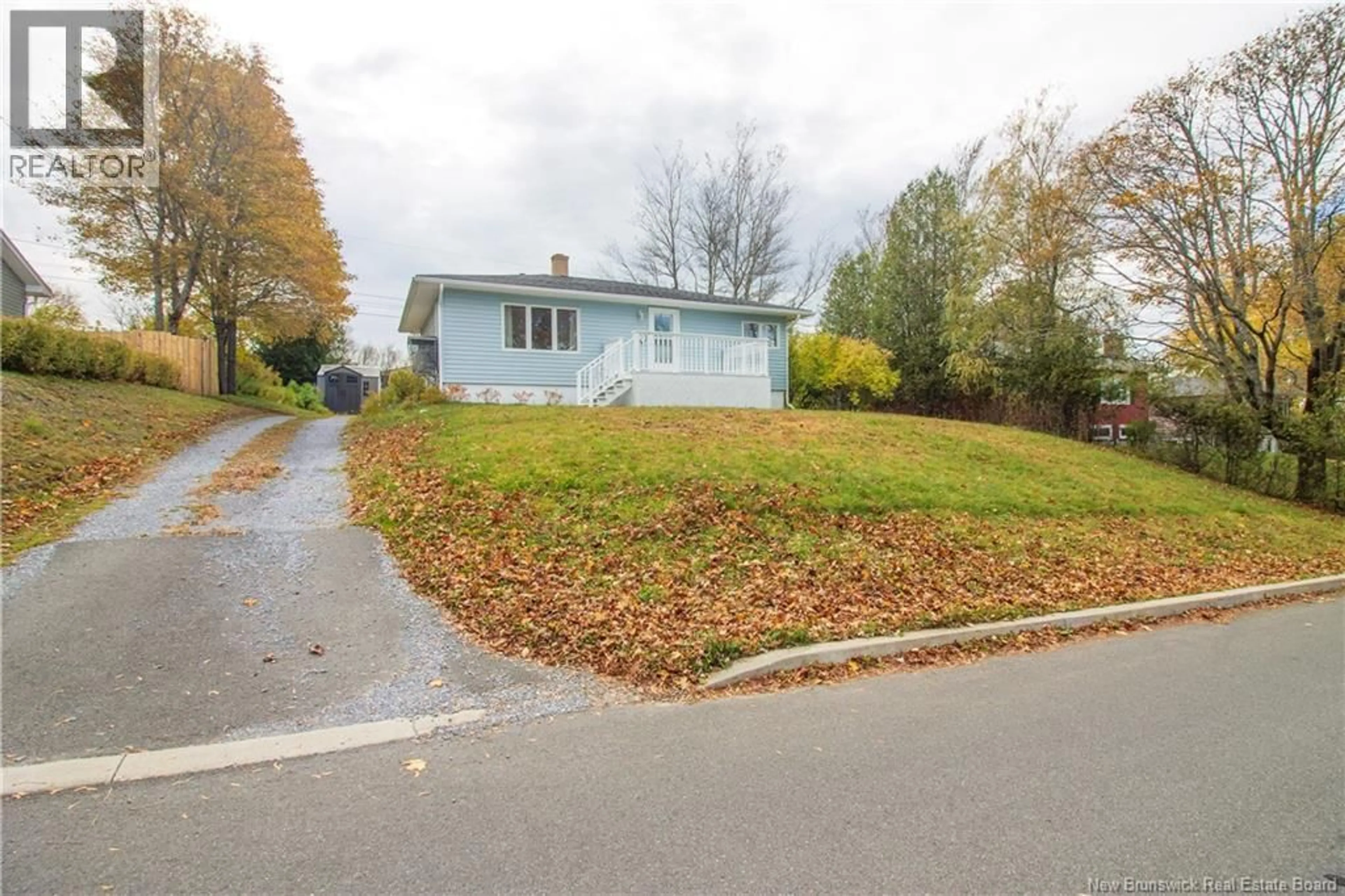 A pic from outside/outdoor area/front of a property/back of a property/a pic from drone, street for 28 MORLEY CRESCENT, Saint John New Brunswick E2J2X6