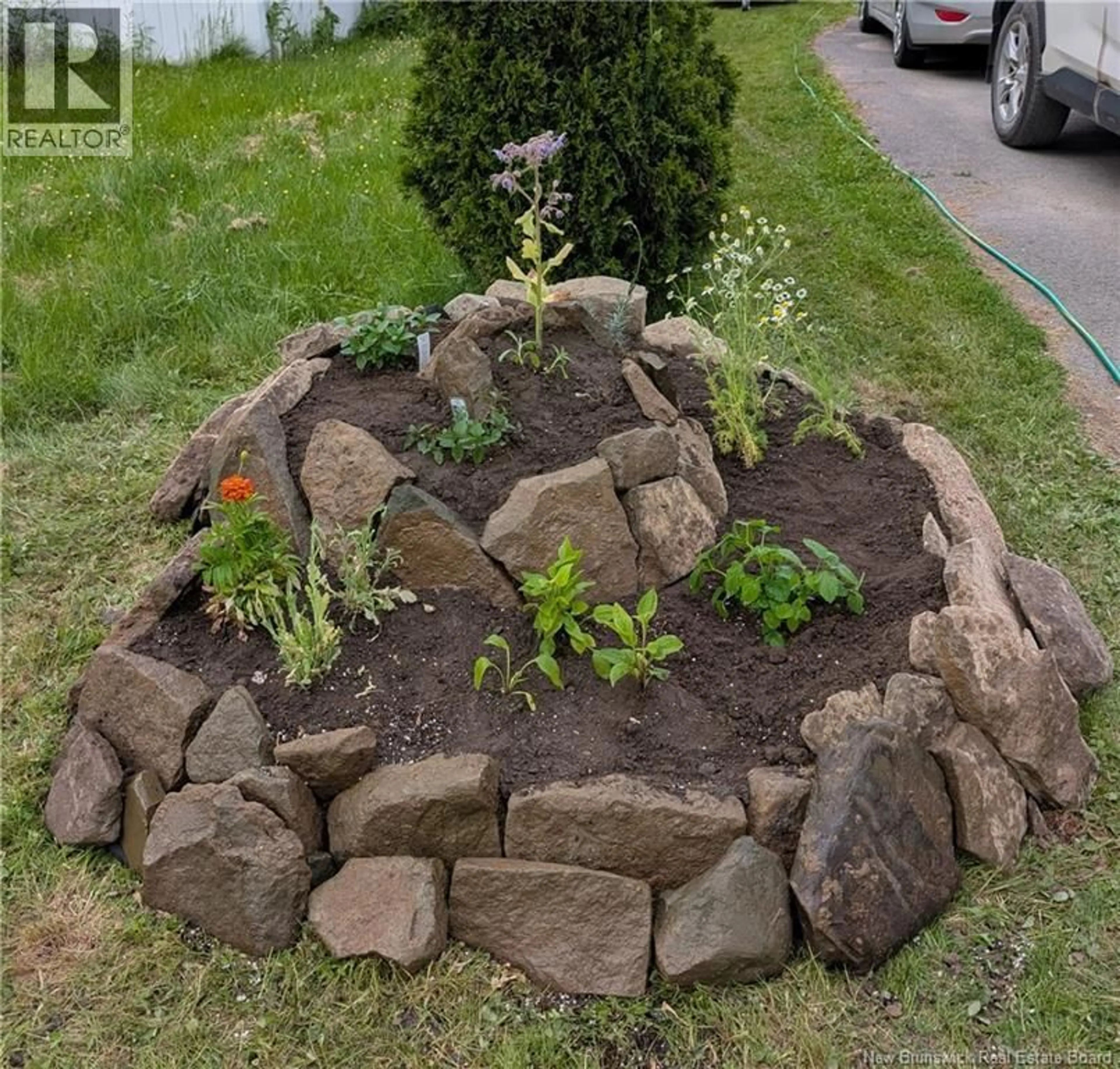 Patio, street for 1 THOMAS COURT, Lincoln New Brunswick E3B6V4