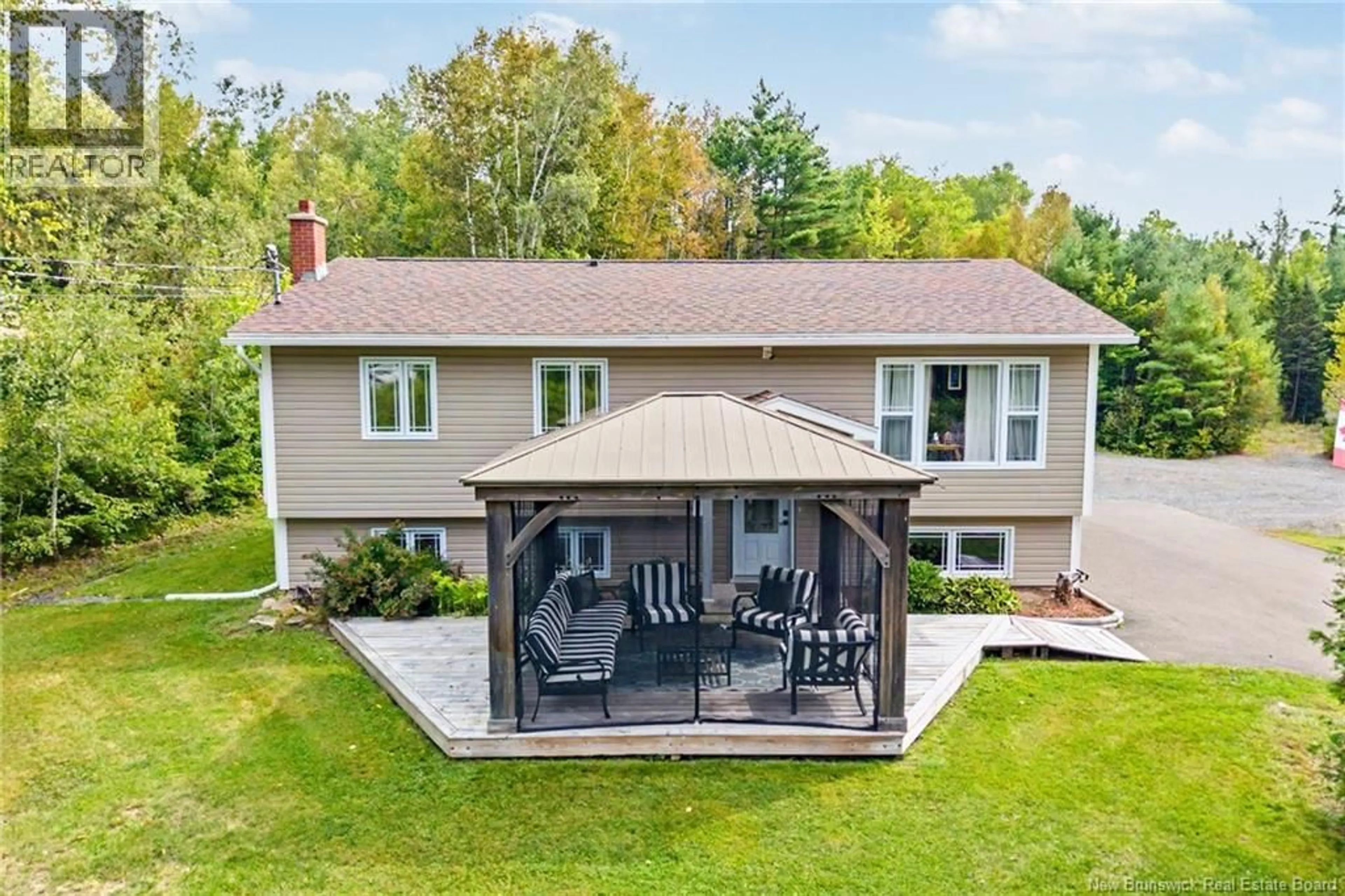 A pic from outside/outdoor area/front of a property/back of a property/a pic from drone, water/lake/river/ocean view for 129 CHRISTOPHER DRIVE, Burton New Brunswick E2V3H3