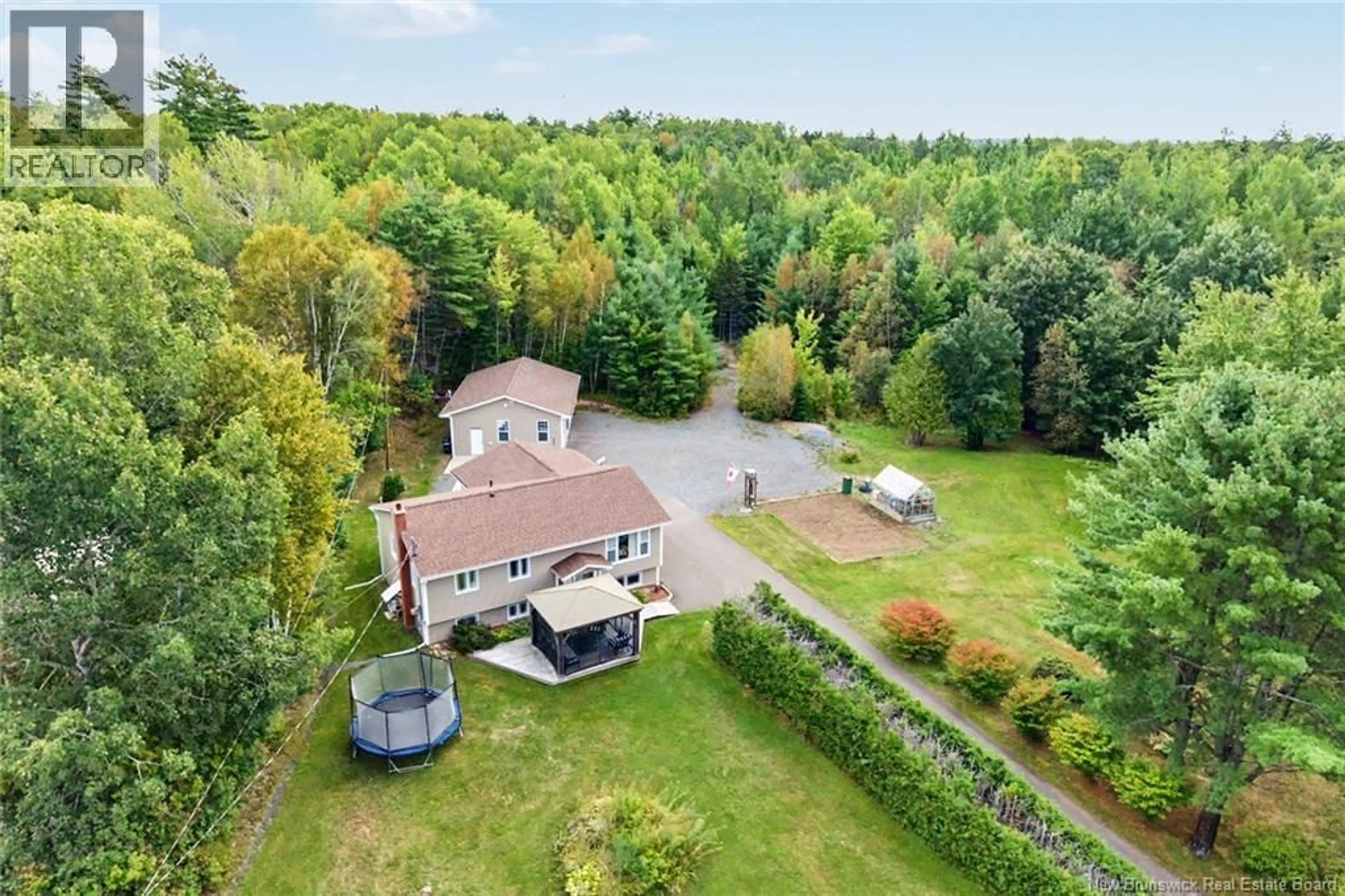 A pic from outside/outdoor area/front of a property/back of a property/a pic from drone, water/lake/river/ocean view for 129 CHRISTOPHER DRIVE, Burton New Brunswick E2V3H3