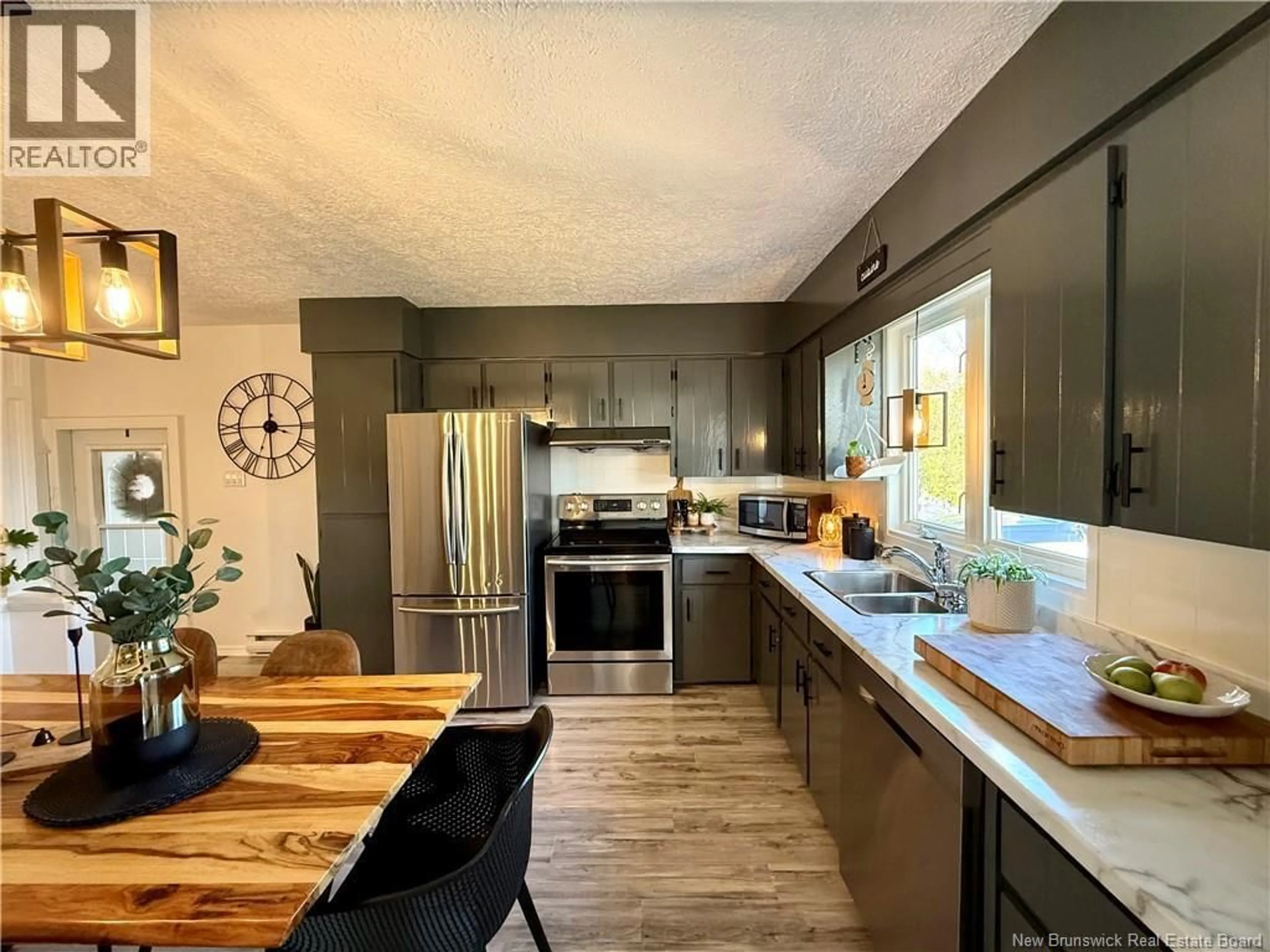 Open concept kitchen, unknown for 28 ÉMILE-SIMARD AVENUE, Edmundston New Brunswick E3V3P9