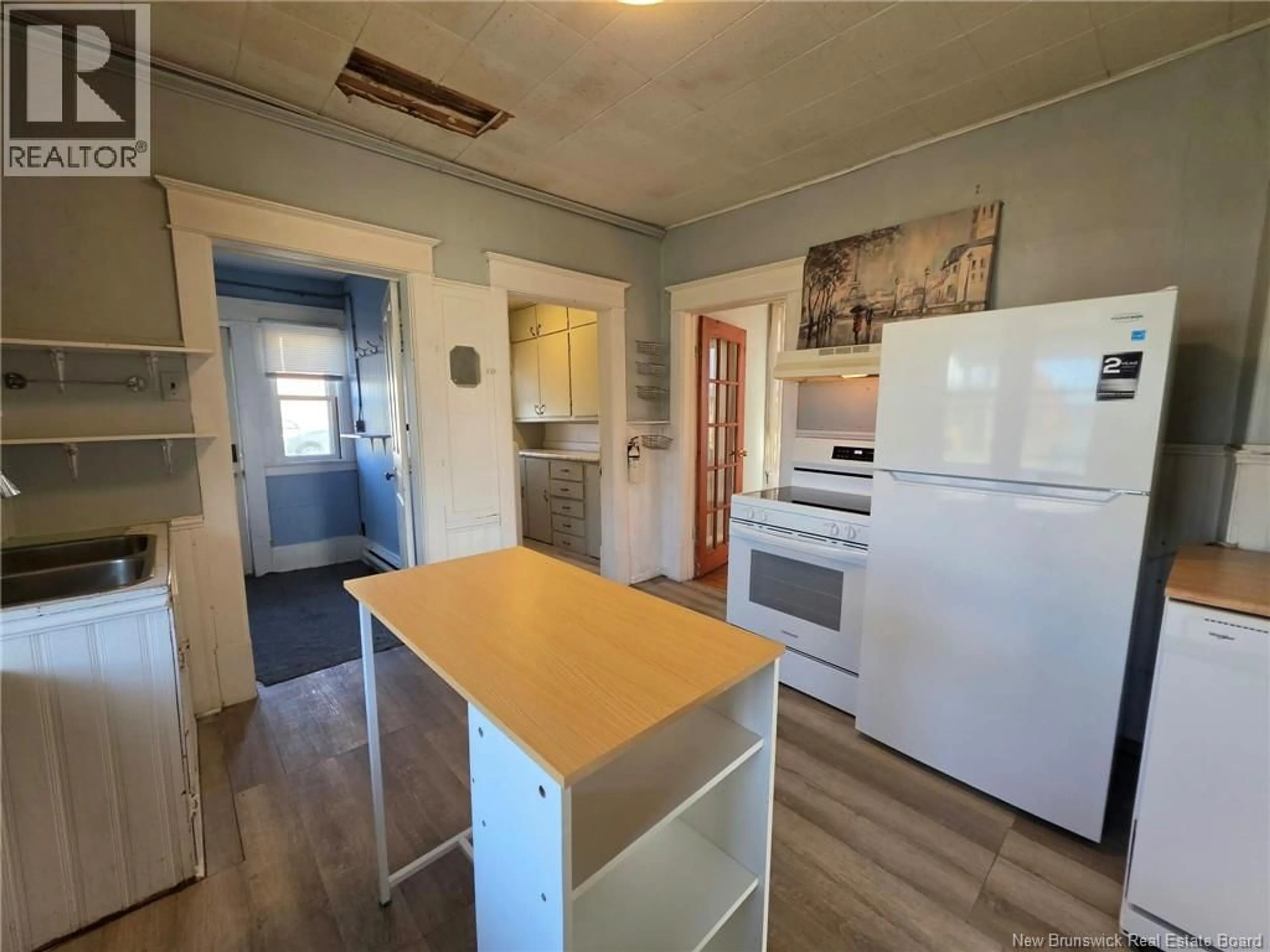Standard kitchen, unknown for 251 CAMPBELL STREET, Miramichi New Brunswick E1V1R4