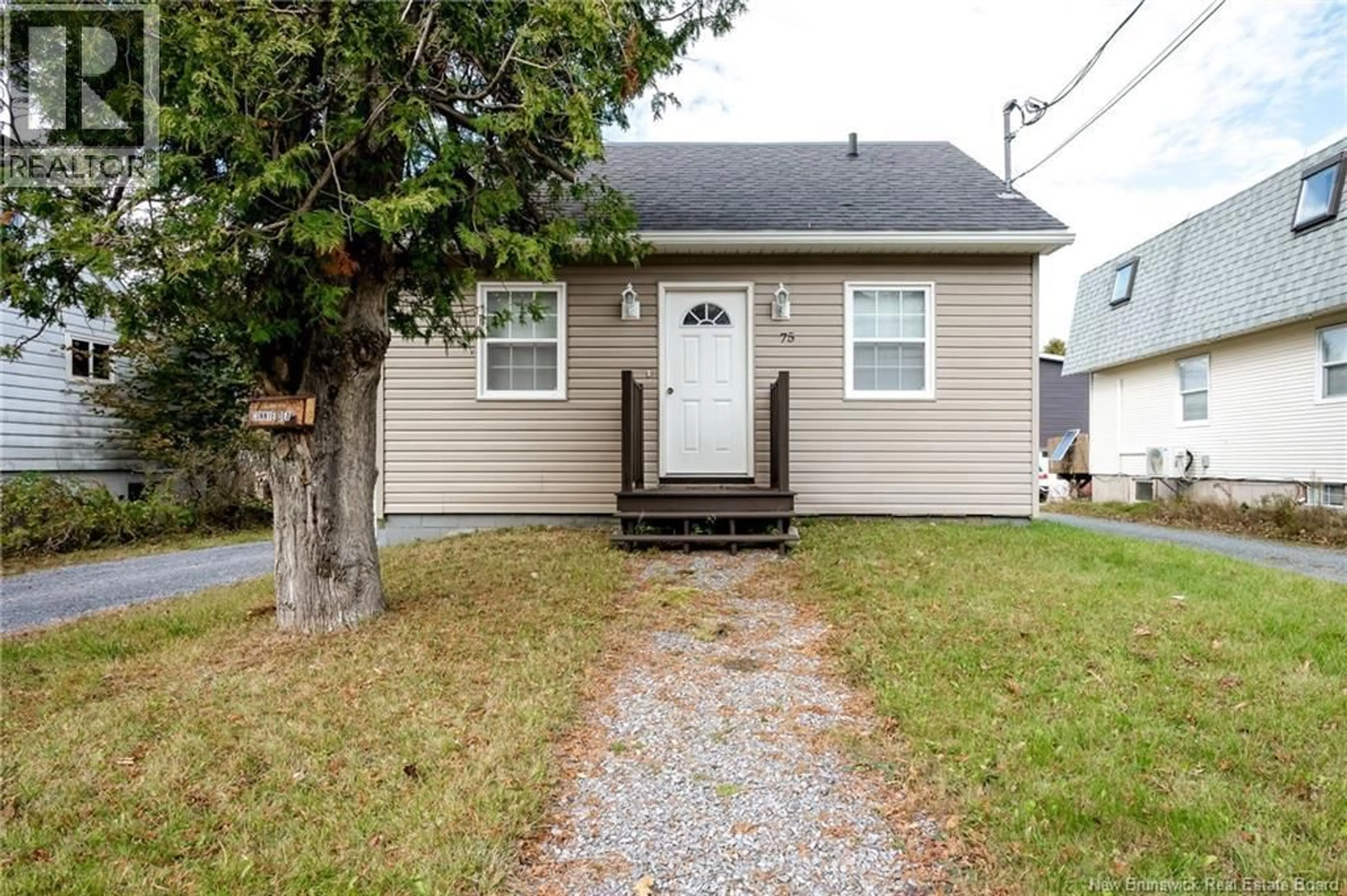 Home with vinyl exterior material, street for 75 PARKS STREET EXTENSION, Saint John New Brunswick E2E2T5