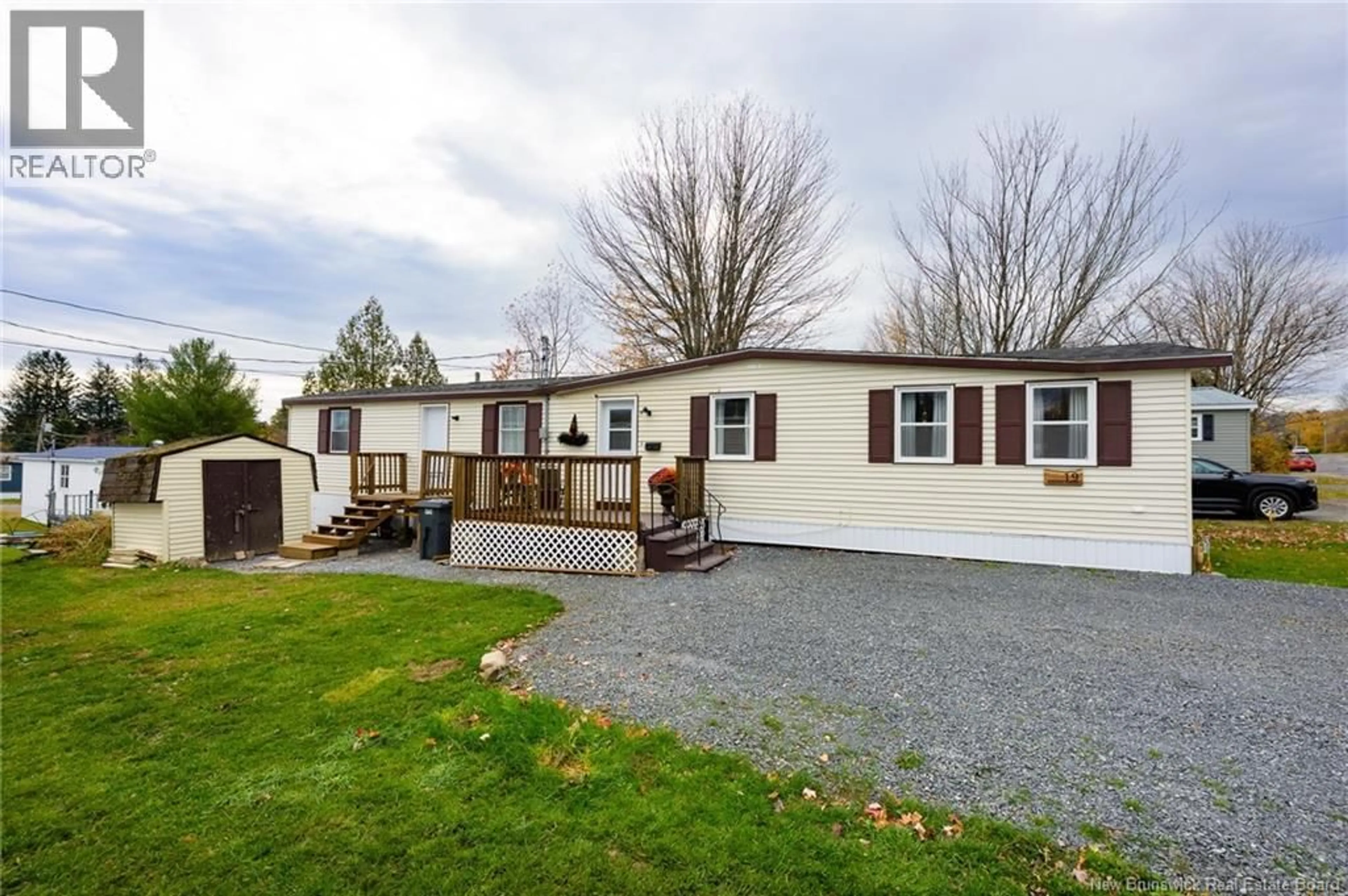 Home with vinyl exterior material, unknown for 19 KELLYS DRIVE, Fredericton New Brunswick E3B7R1