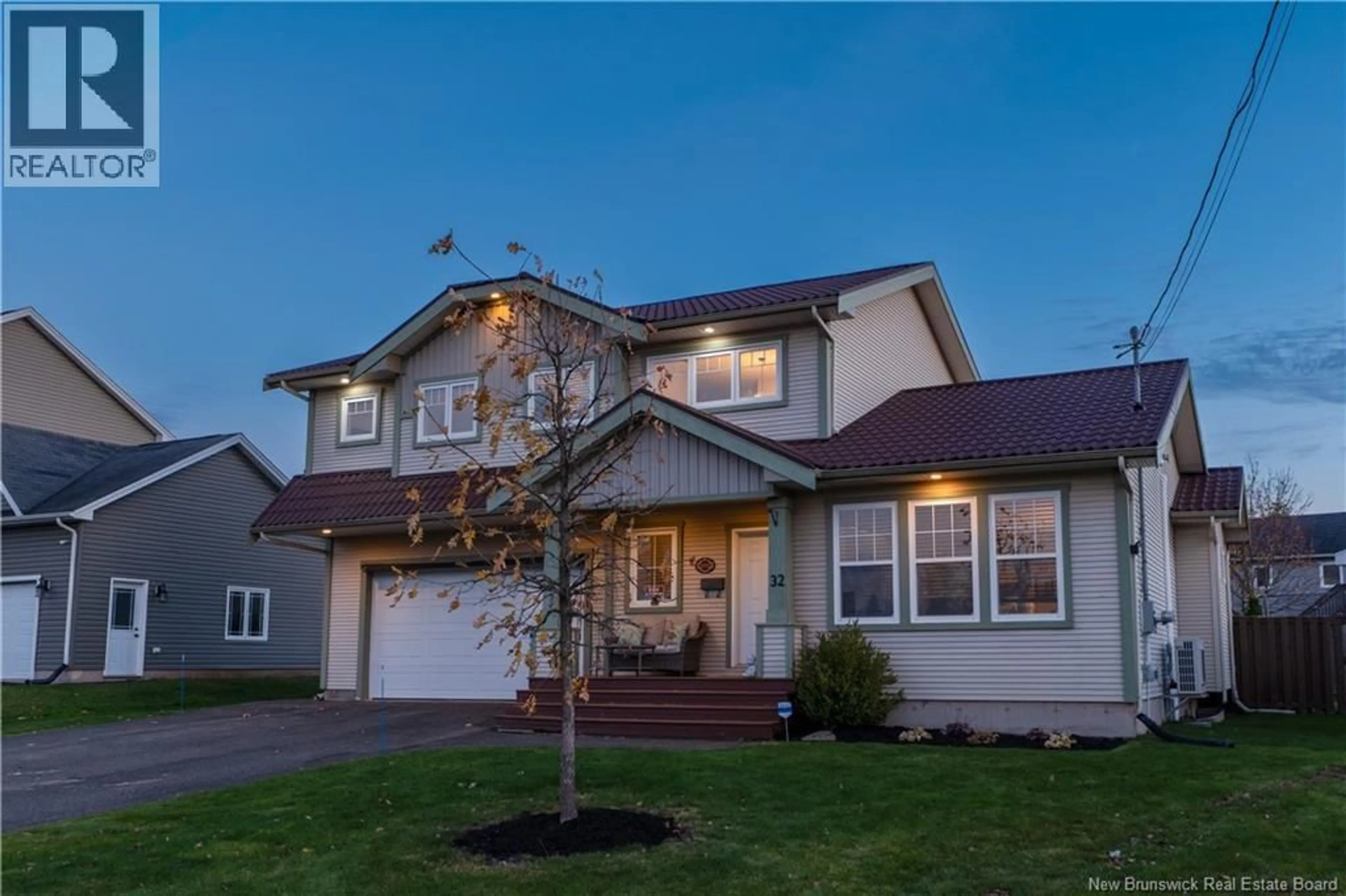 Home with vinyl exterior material, street for 32 GOOSEBERRY COURT, Moncton New Brunswick E1G0G1