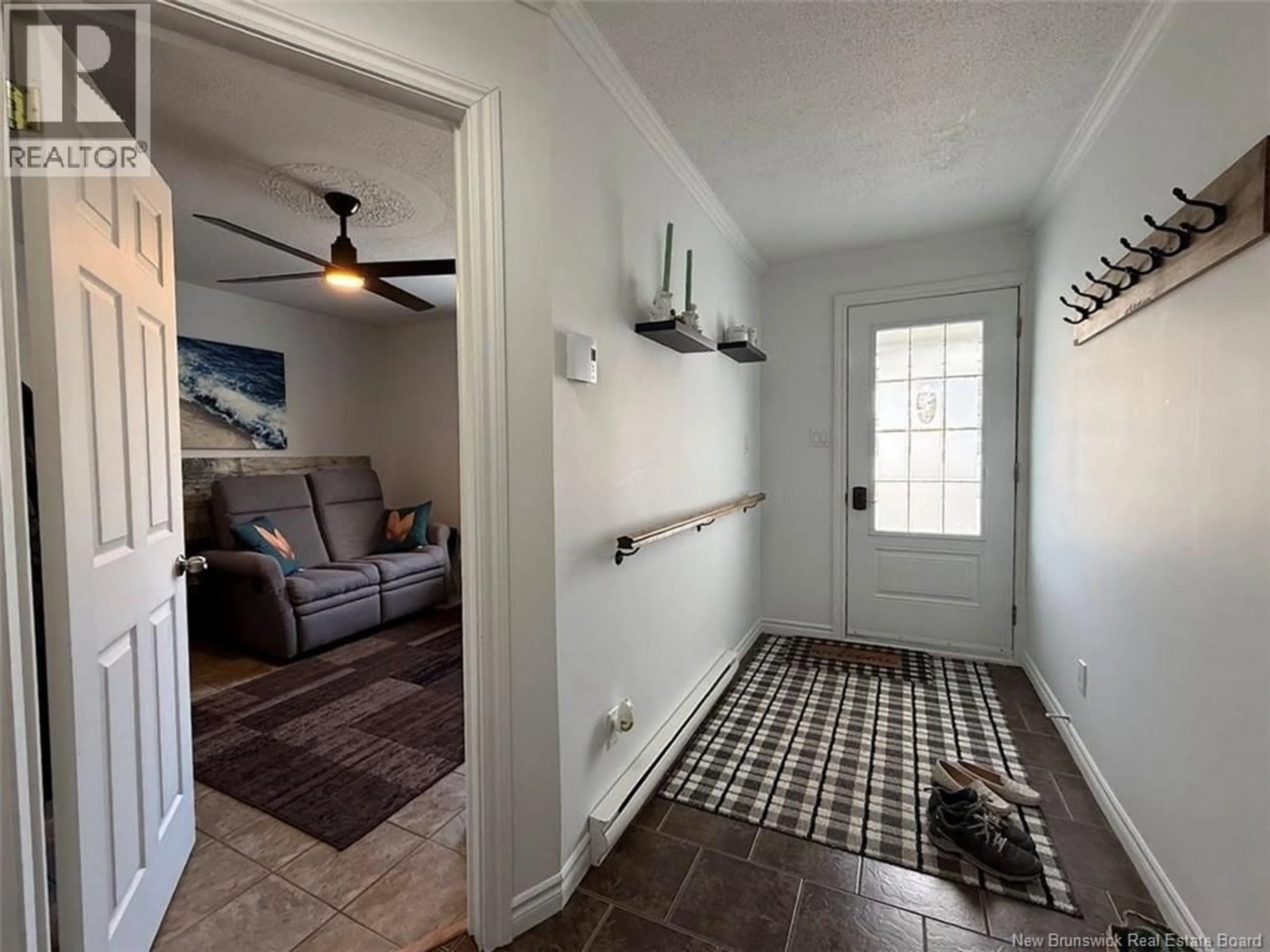 Indoor entryway for 832 VICTORIA STREET, Edmundston New Brunswick E3V3T1