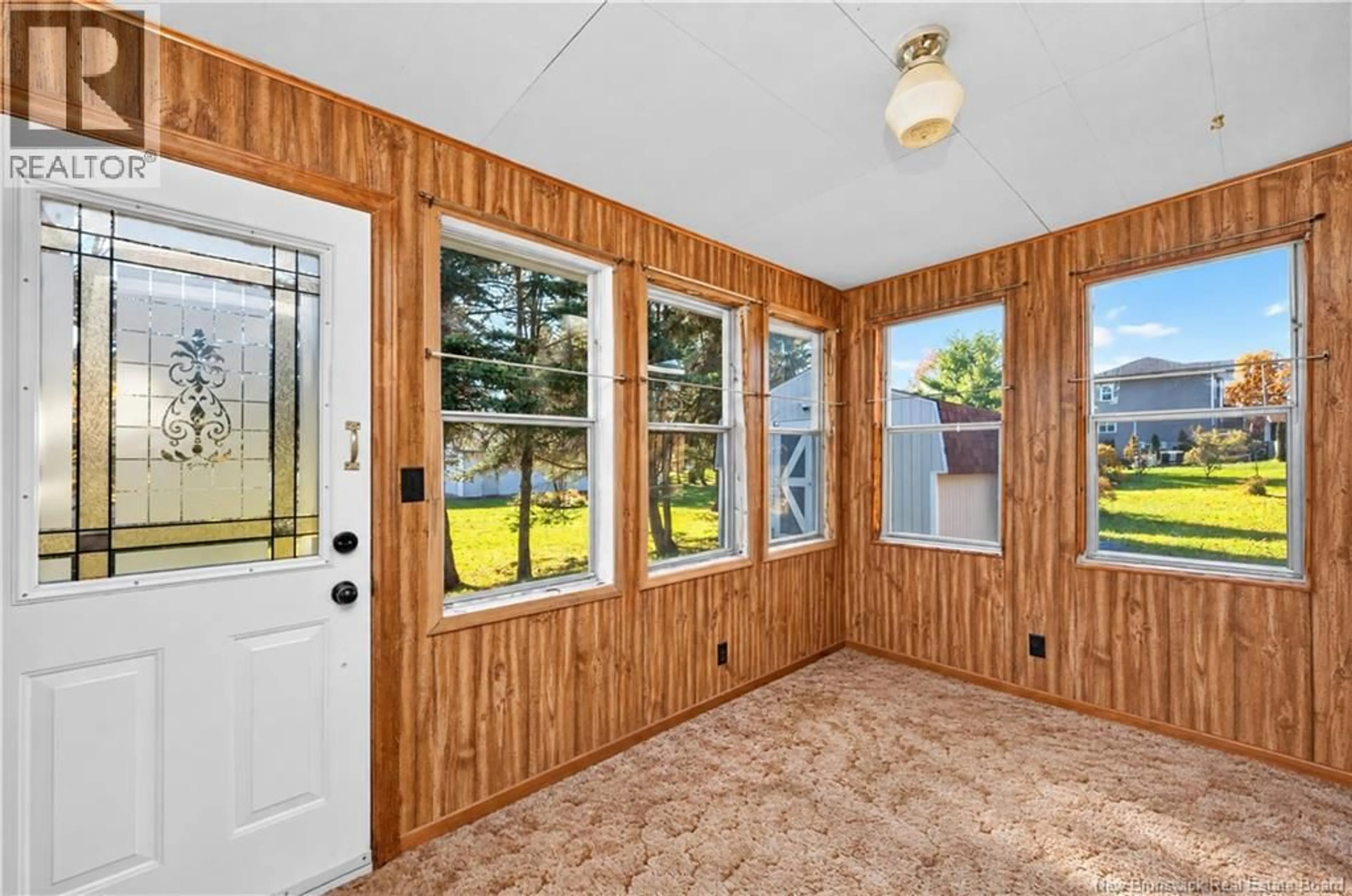 Indoor entryway for 10 GRANITE DRIVE, Salisbury New Brunswick E4J3G2