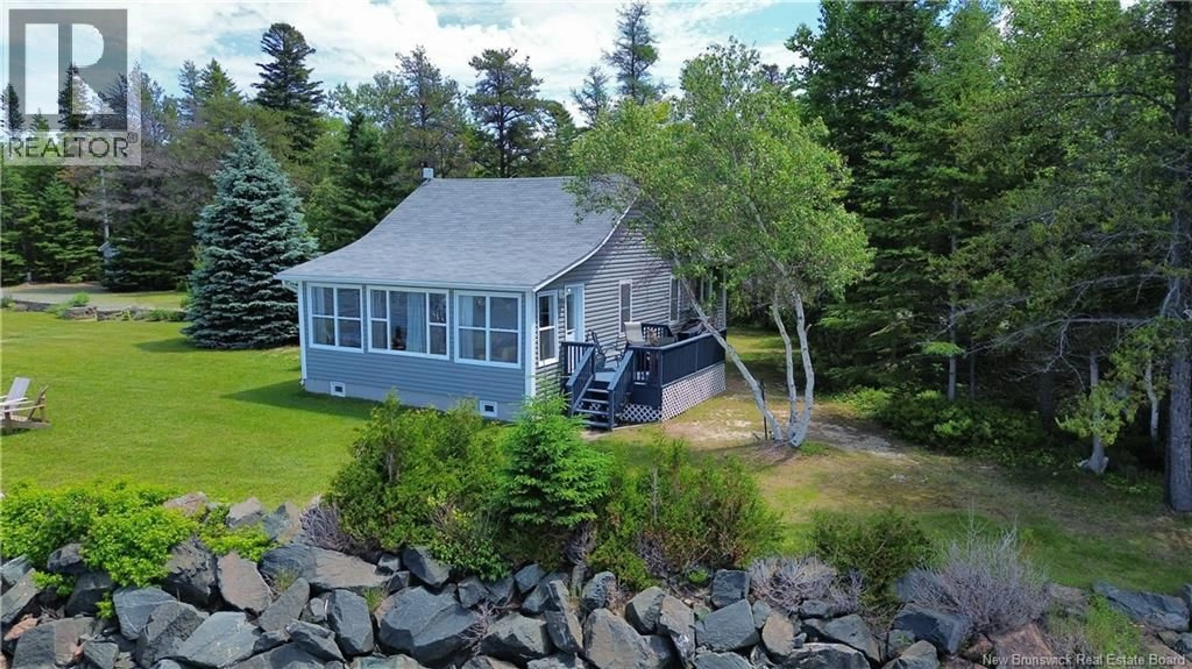 A pic from outside/outdoor area/front of a property/back of a property/a pic from drone, water/lake/river/ocean view for 40 FRONT STREET, Bay Du Vin New Brunswick E1N5K1
