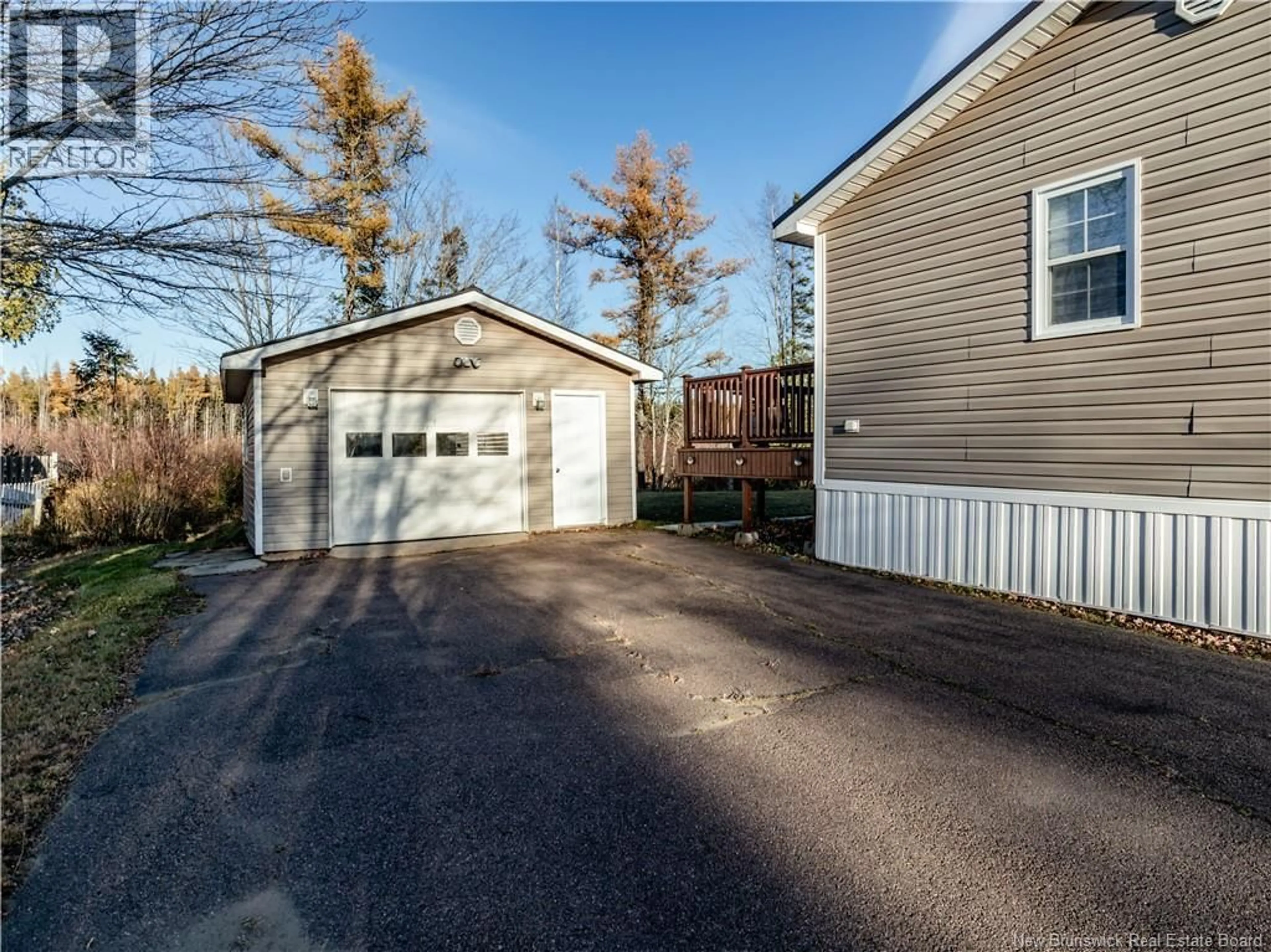 Indoor garage for 10731 PRINCIPALE STREET, Saint-Louis-De-Kent New Brunswick E4X1G4