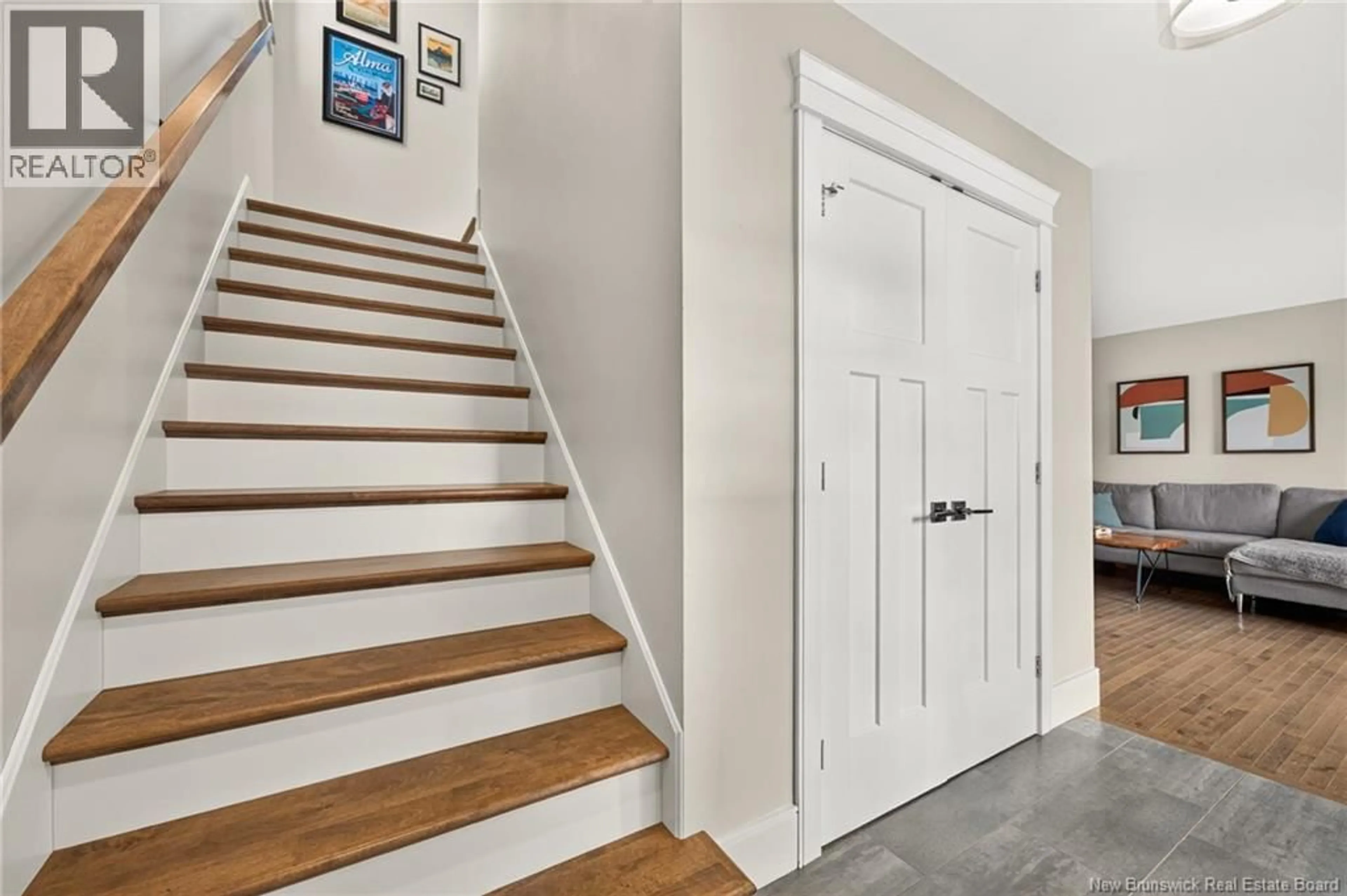 Indoor entryway for 147 SURETTE STREET, Dieppe New Brunswick E1A9R3