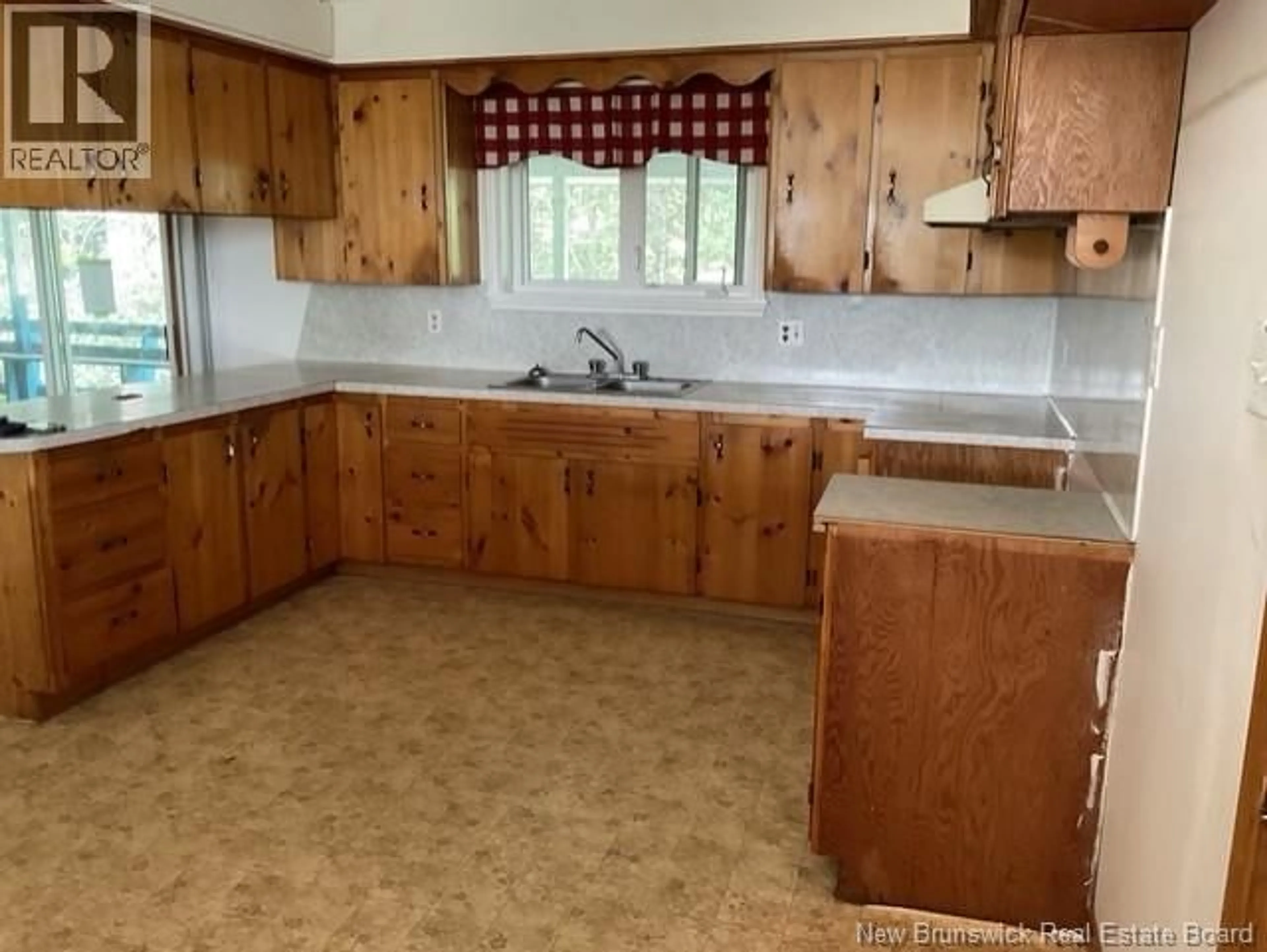 Standard kitchen, unknown for 78 CAHILL ROAD, Beechwood New Brunswick E7J1Z6