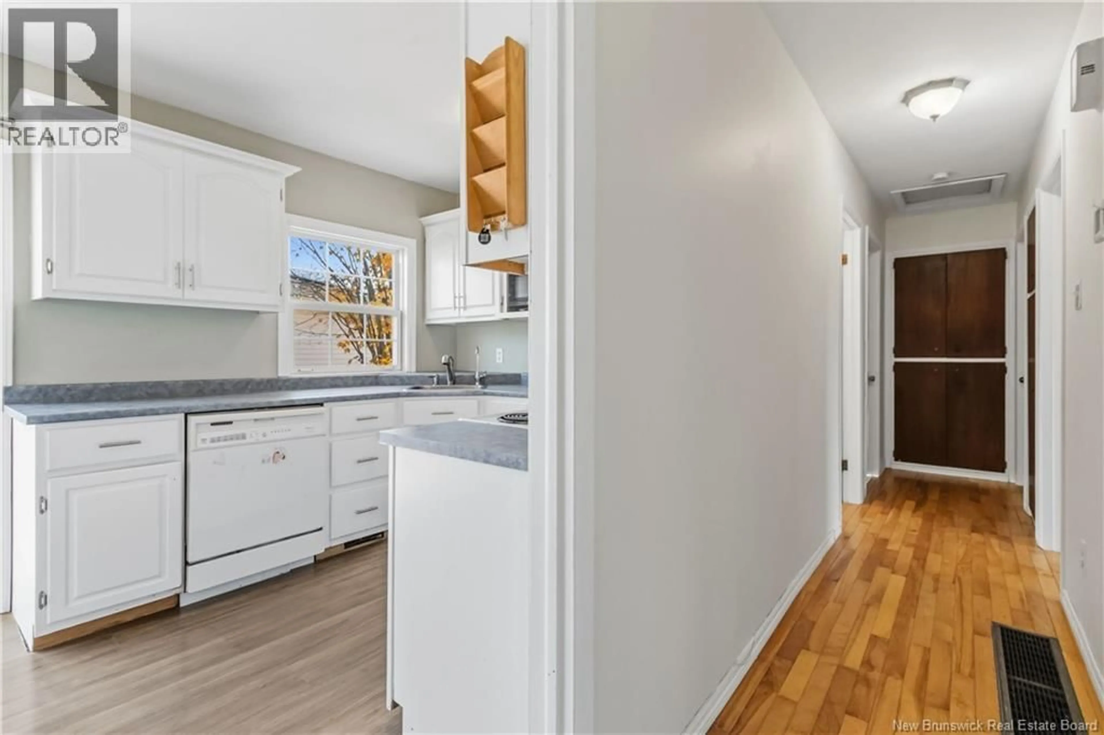 Standard kitchen, unknown for 35 INVERNESS CRESCENT, Riverview New Brunswick E1B3Z6