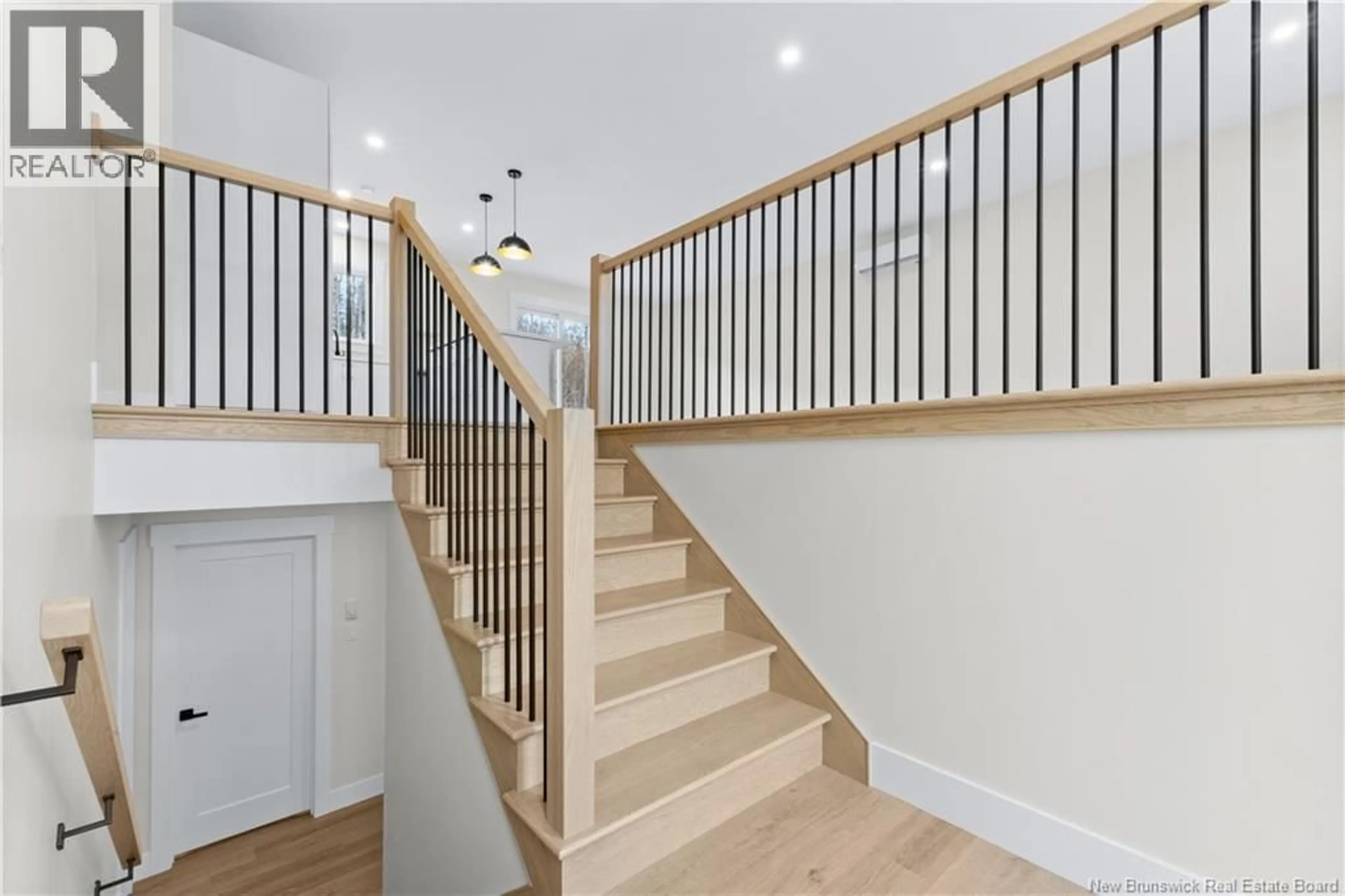 Stairs for 33 DENIS AVENUE, Saint-Antoine New Brunswick E4V0E6