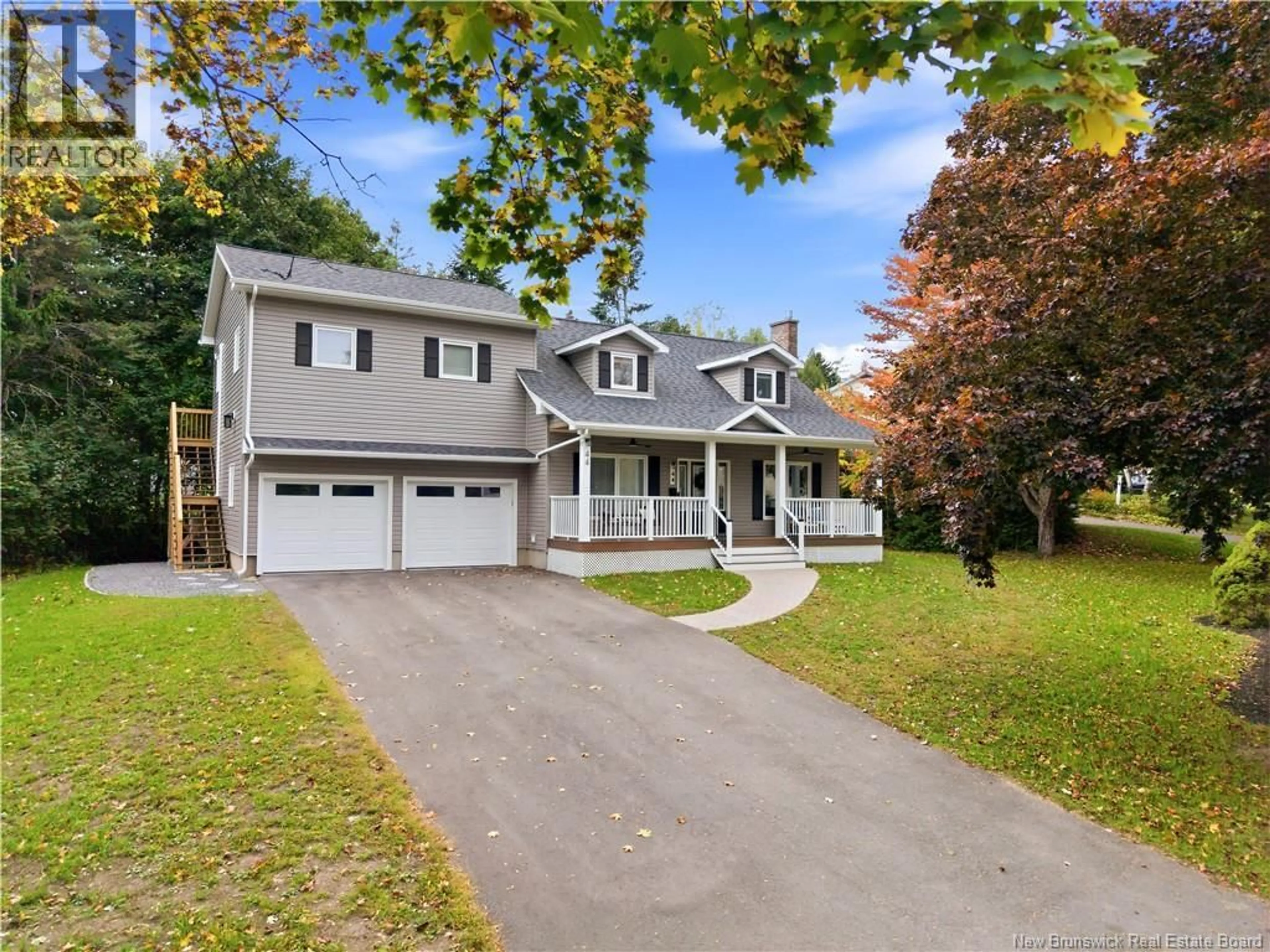 Home with vinyl exterior material, street for 44 BURNHAM COURT, Fredericton New Brunswick E3B5T7