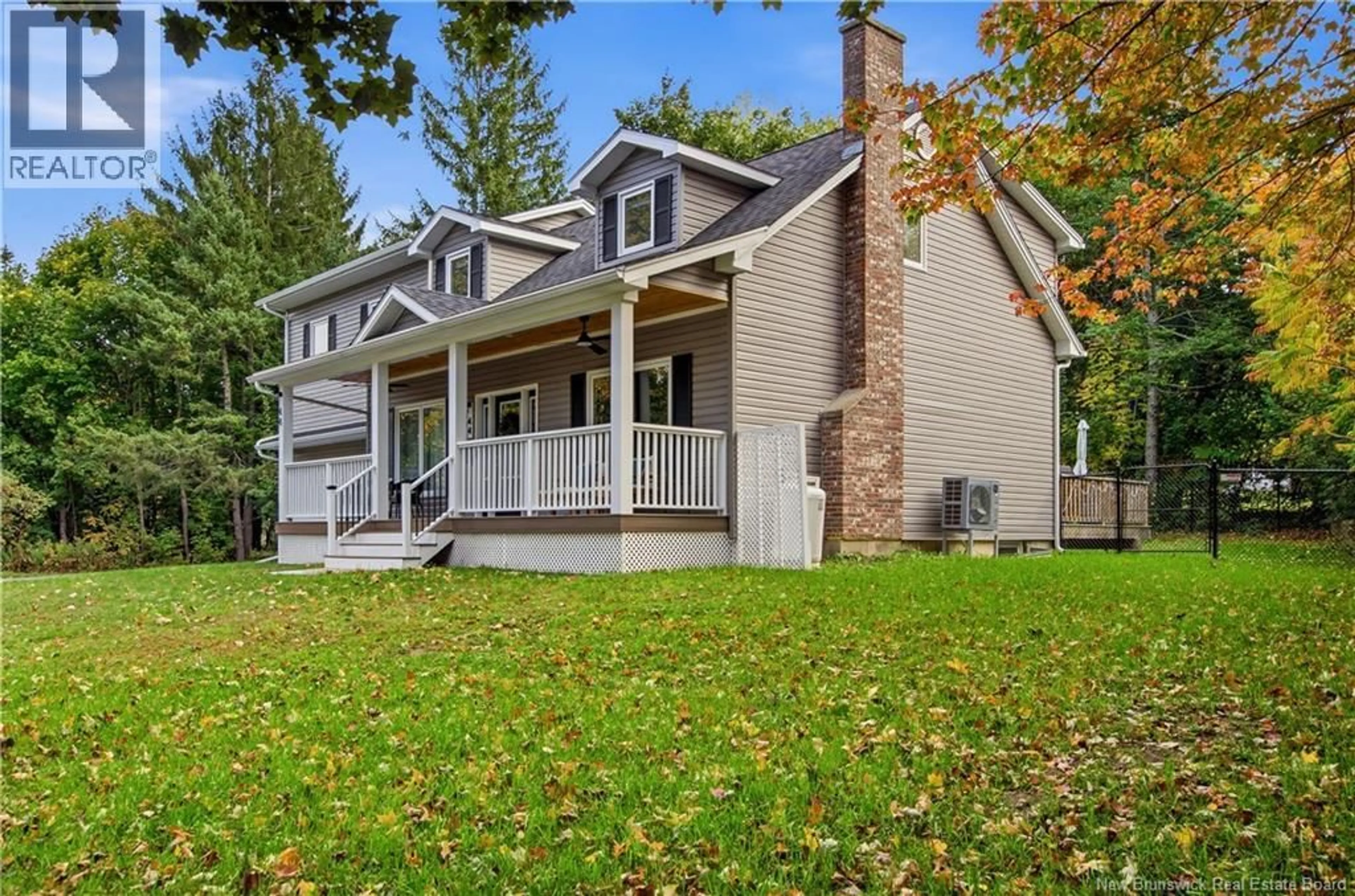 Home with vinyl exterior material, street for 44 BURNHAM COURT, Fredericton New Brunswick E3B5T7
