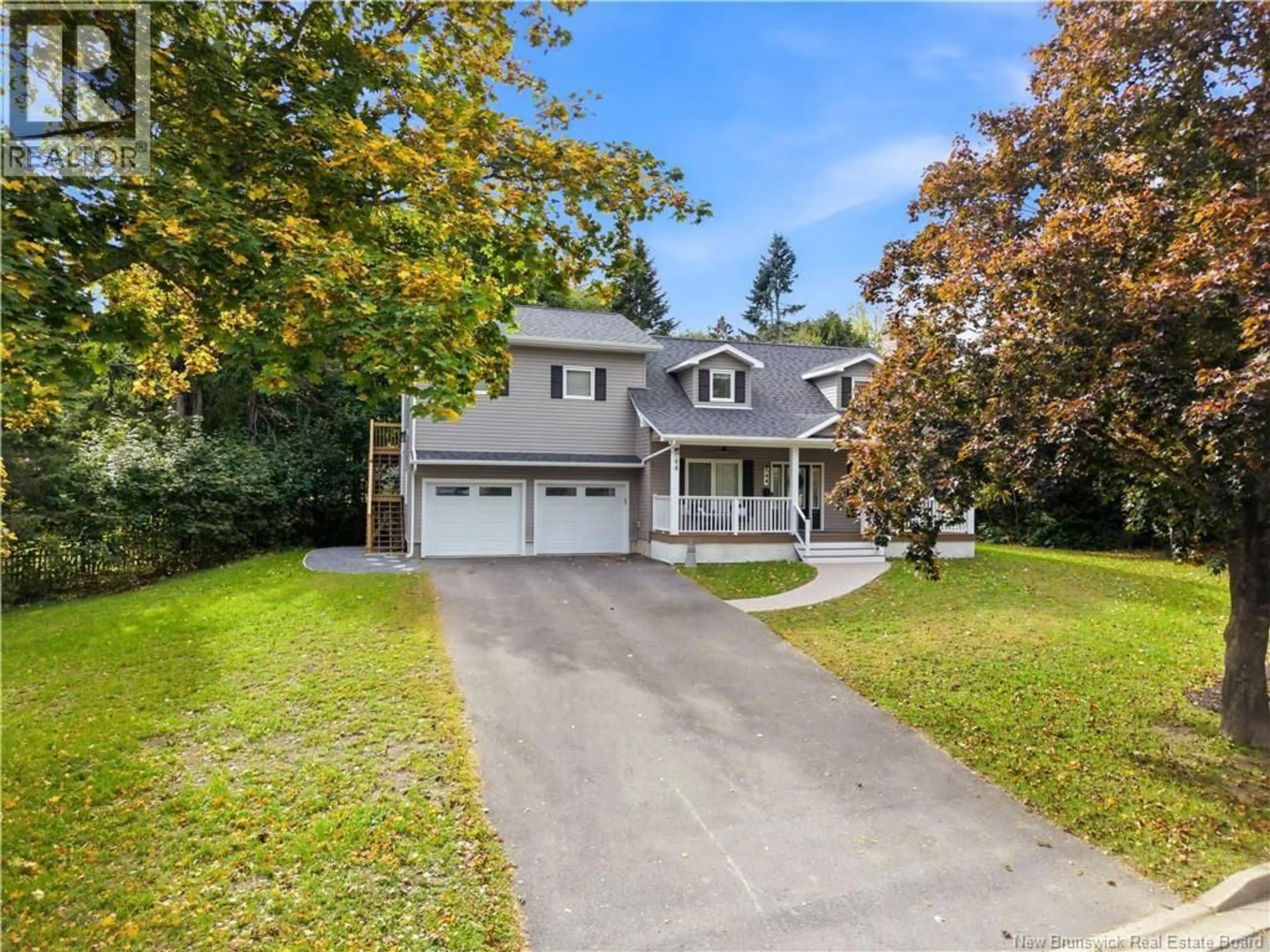 Home with vinyl exterior material, street for 44 BURNHAM COURT, Fredericton New Brunswick E3B5T7