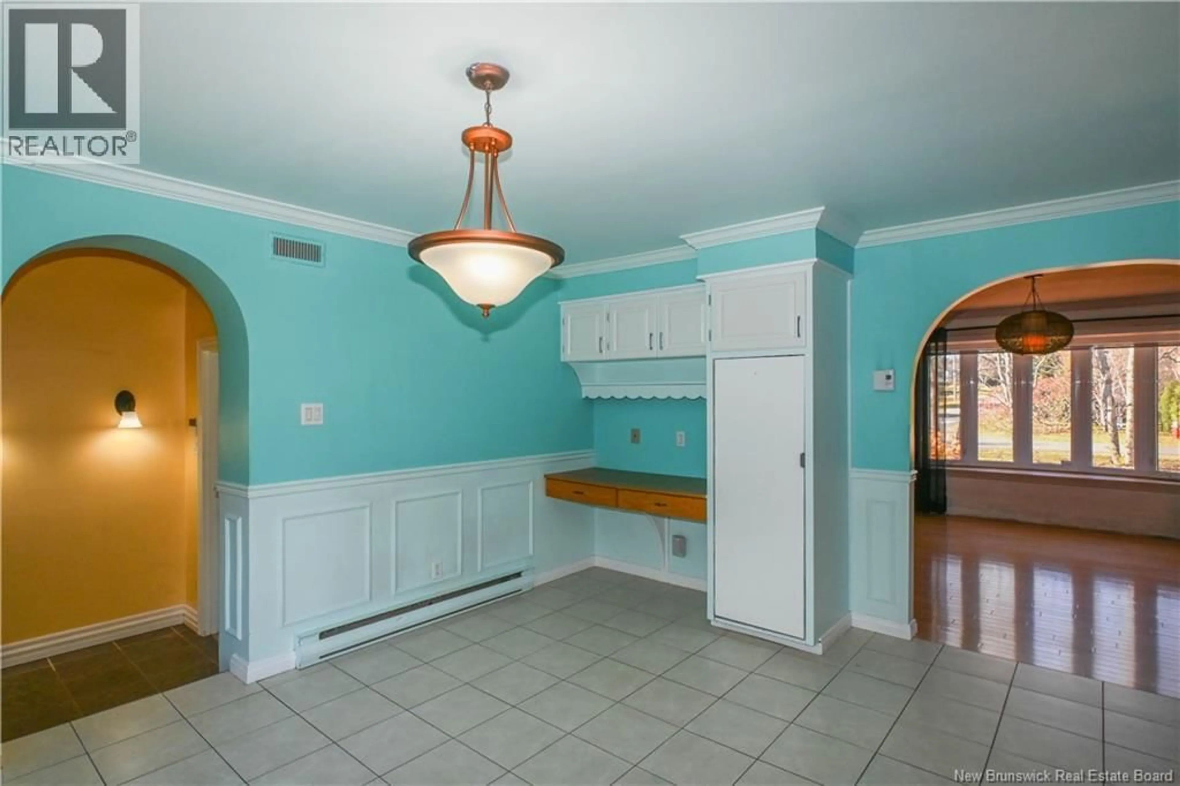 Indoor foyer for 23 DES PATRIOTES STREET, Caraquet New Brunswick E1W1B6
