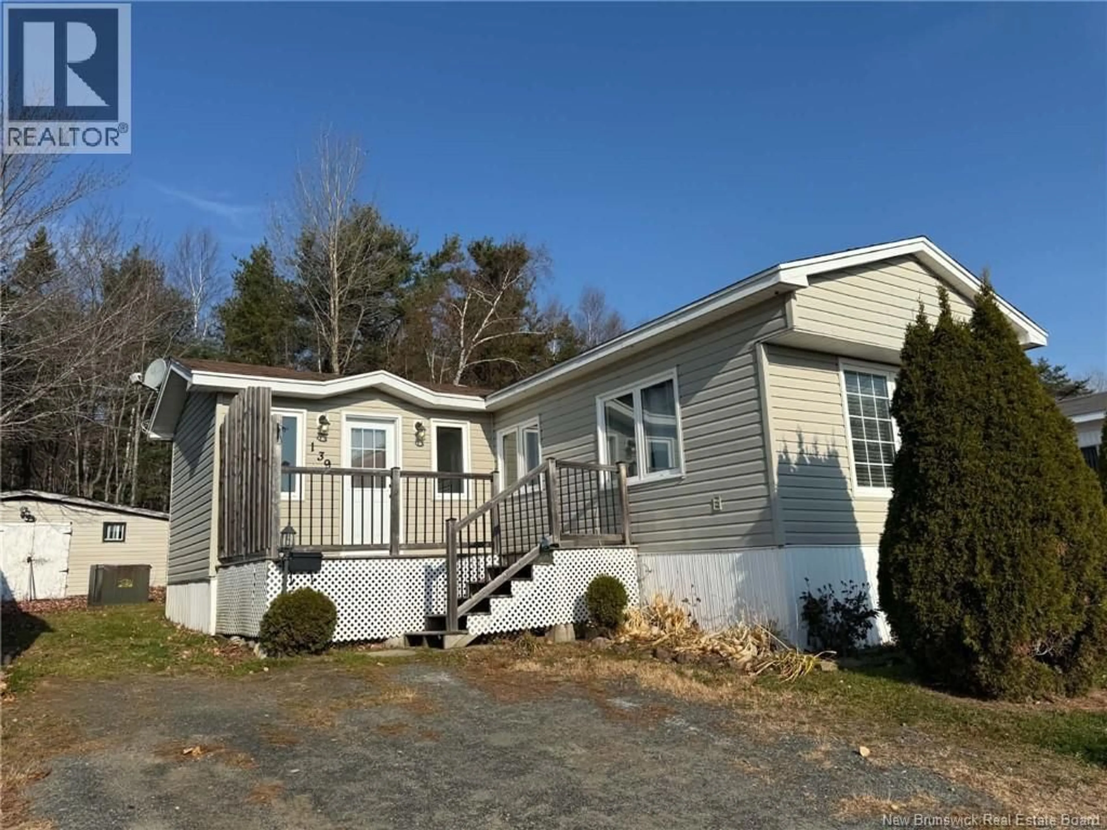 Home with vinyl exterior material, street for 139 FARRER CRESCENT, Miramichi New Brunswick E1V1E8
