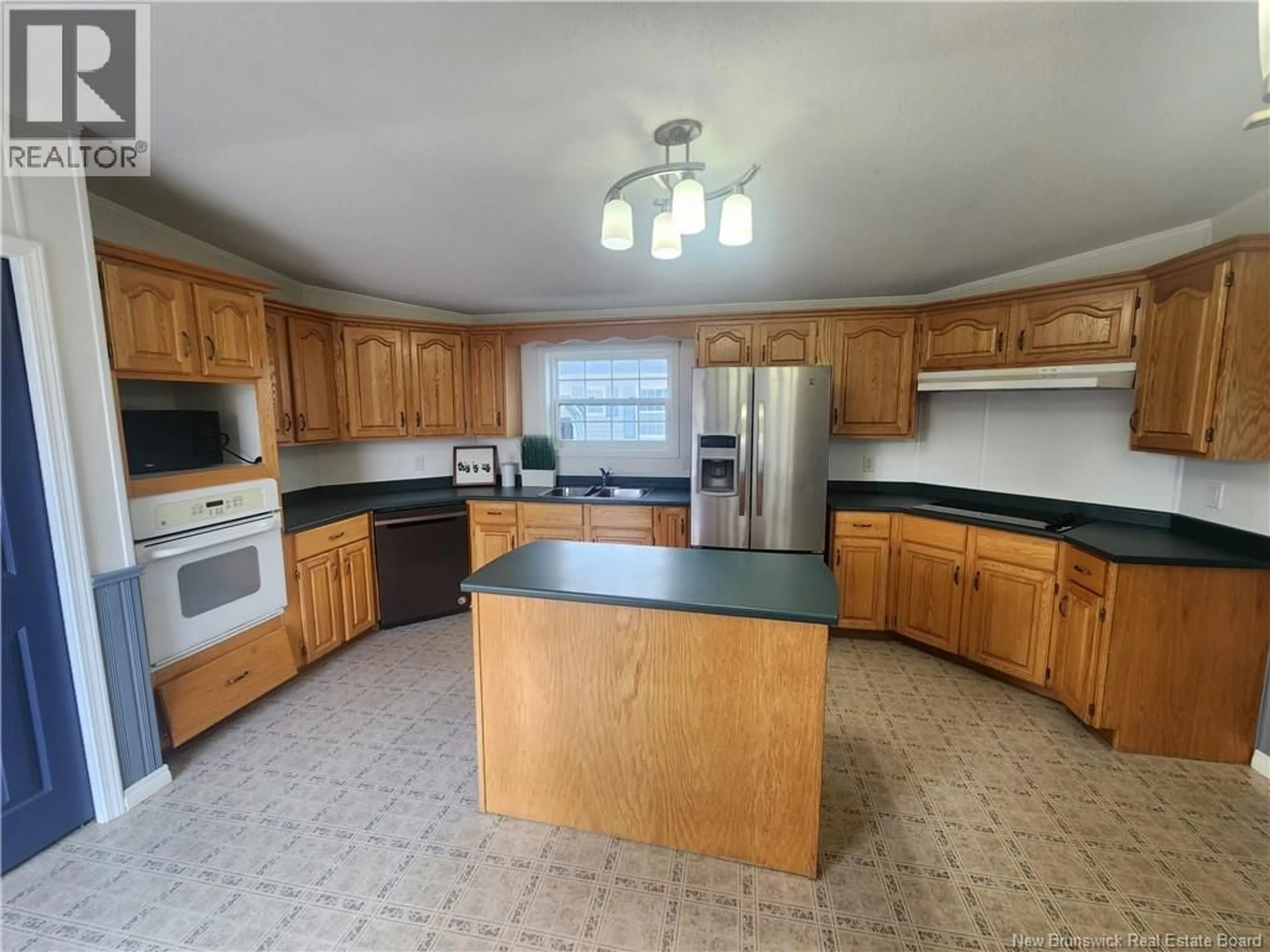 Standard kitchen, unknown for 82 GLENMAR DRIVE, Fredericton New Brunswick E3A0H9