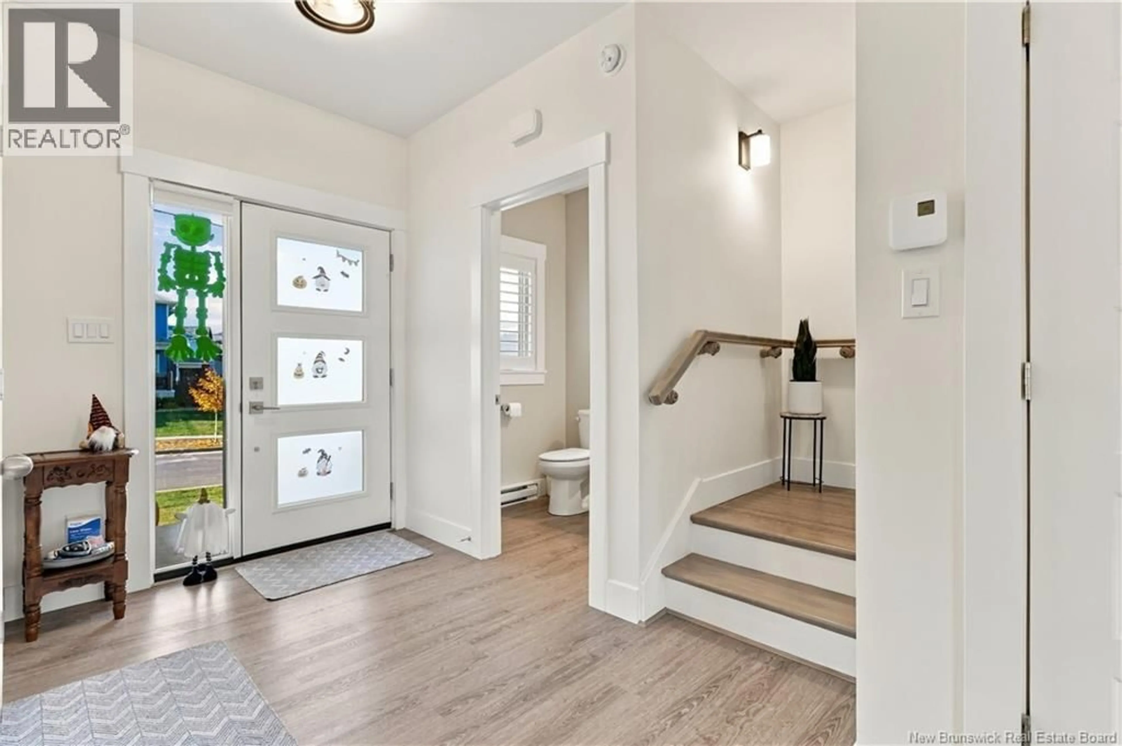 Indoor entryway for 5 VIEWPOINT CRESCENT, Fredericton New Brunswick E3B5G9