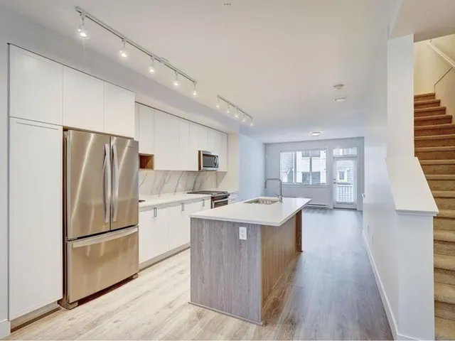 109 - 9718 161A STREET, Surrey 3