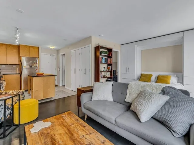 702 989 BEATTY STREET, Vancouver 4