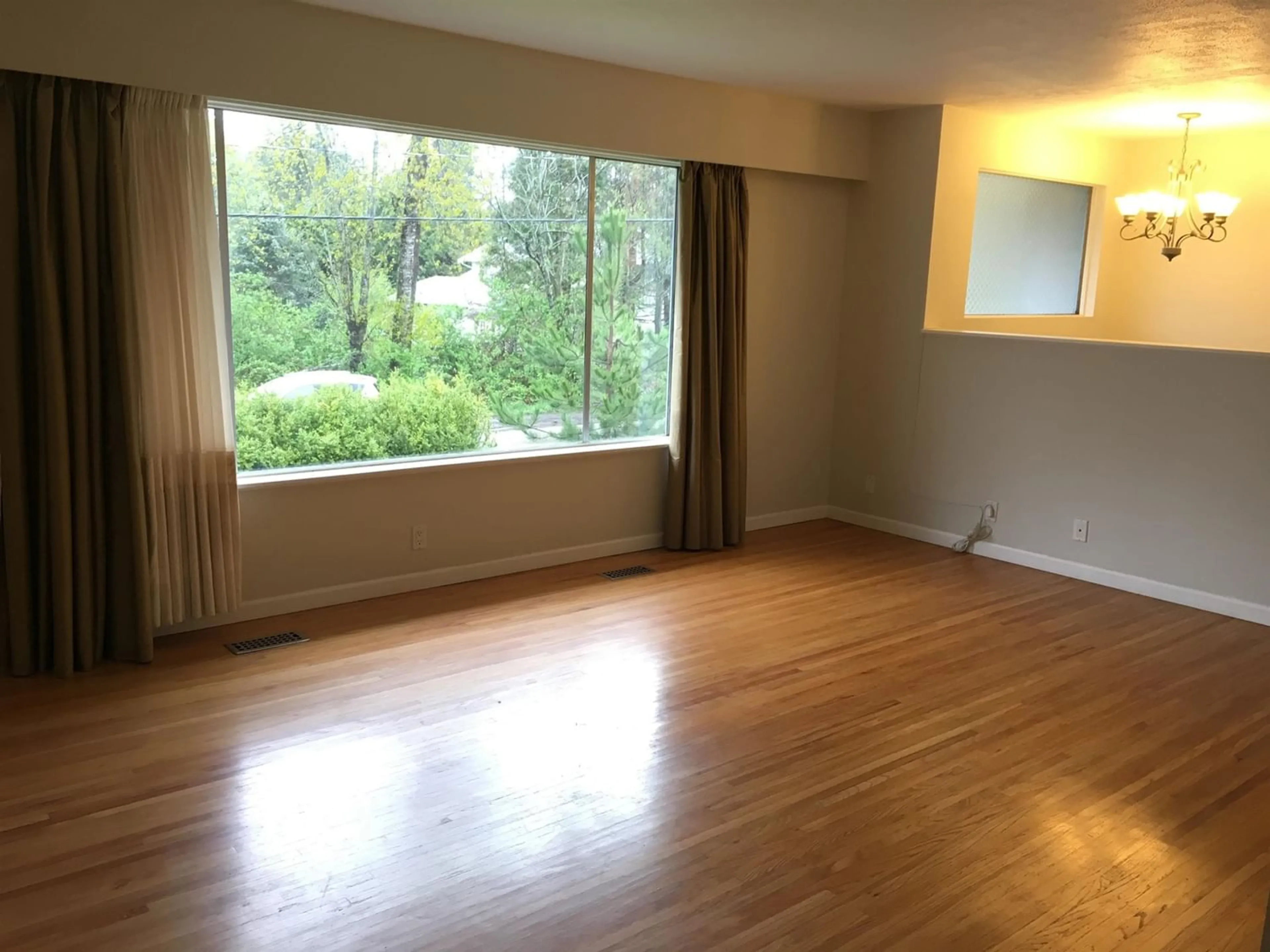 A pic of a room for 16768 26 AVENUE, Surrey British Columbia V3Z0B2