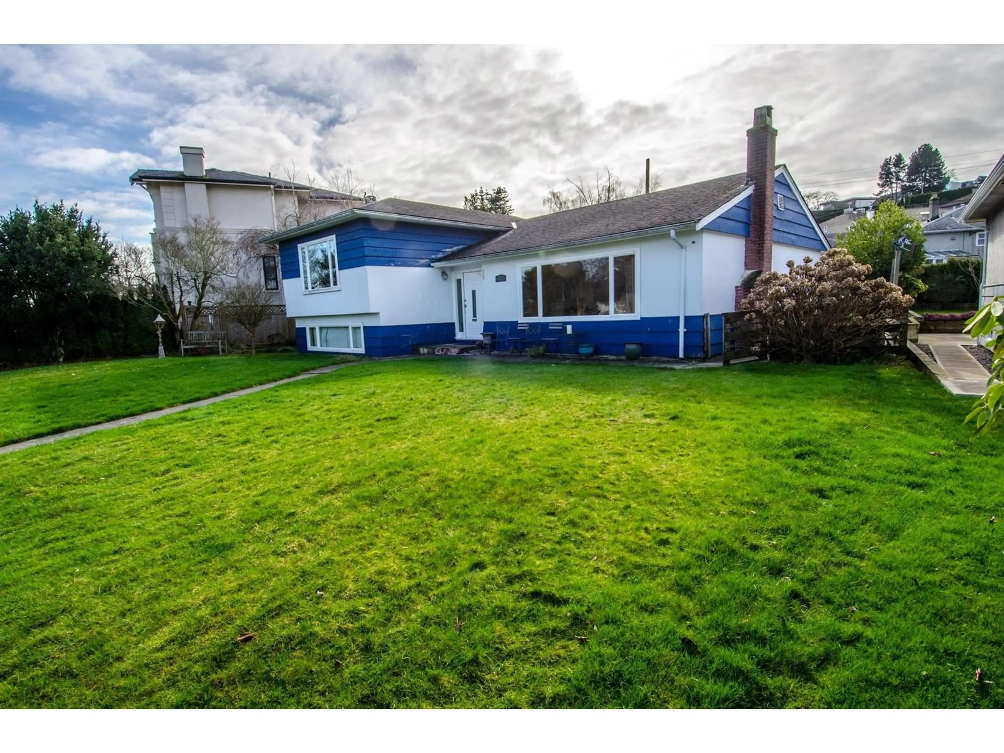A pic from outside/outdoor area/front of a property/back of a property/a pic from drone, street for 4463 HAGGART STREET, Vancouver British Columbia V6L2H4