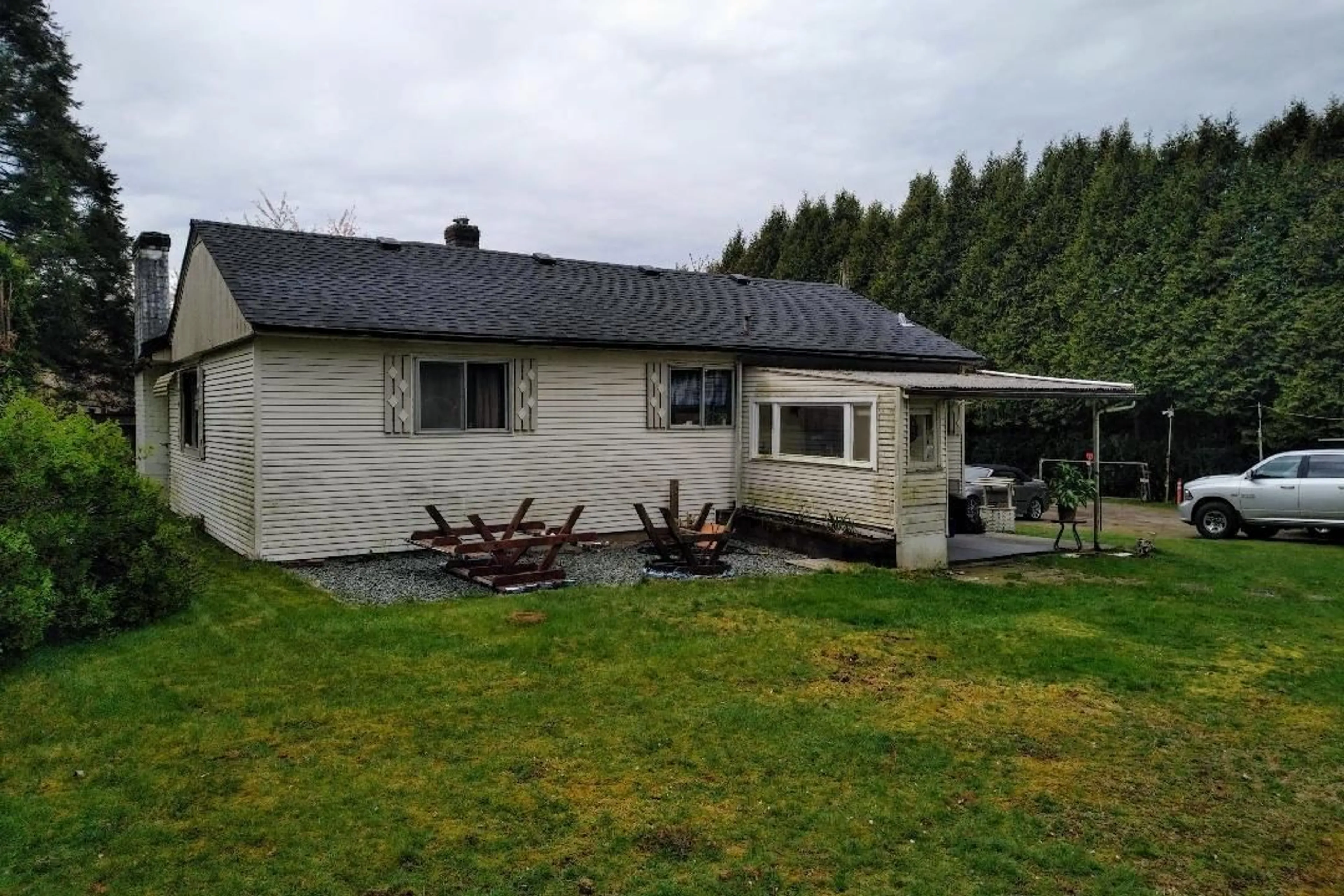 A pic from outside/outdoor area/front of a property/back of a property/a pic from drone, building for 11726 203 STREET, Maple Ridge British Columbia V2X4T9
