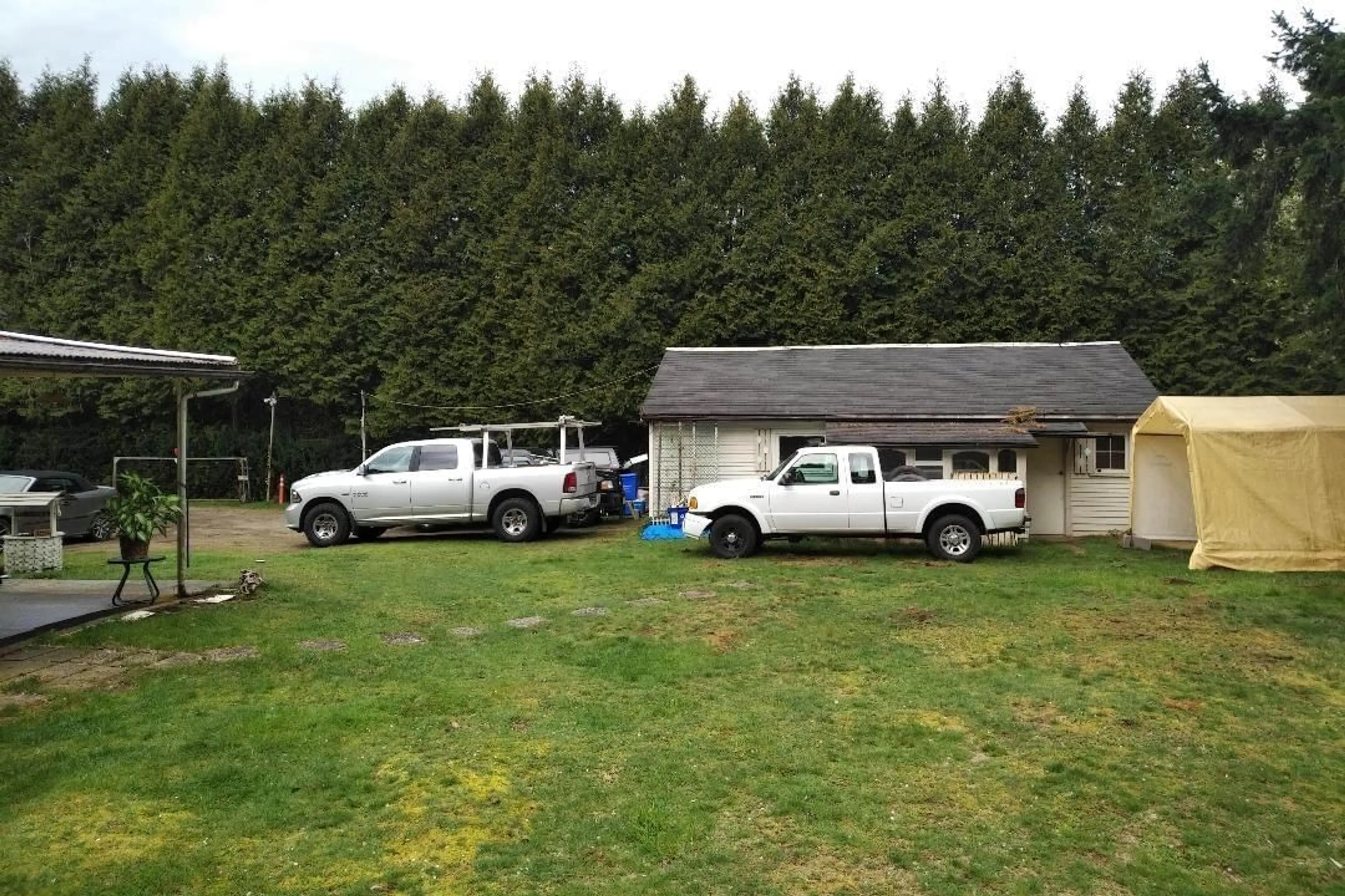 A pic from outside/outdoor area/front of a property/back of a property/a pic from drone, unknown for 11726 203 STREET, Maple Ridge British Columbia V2X4T9