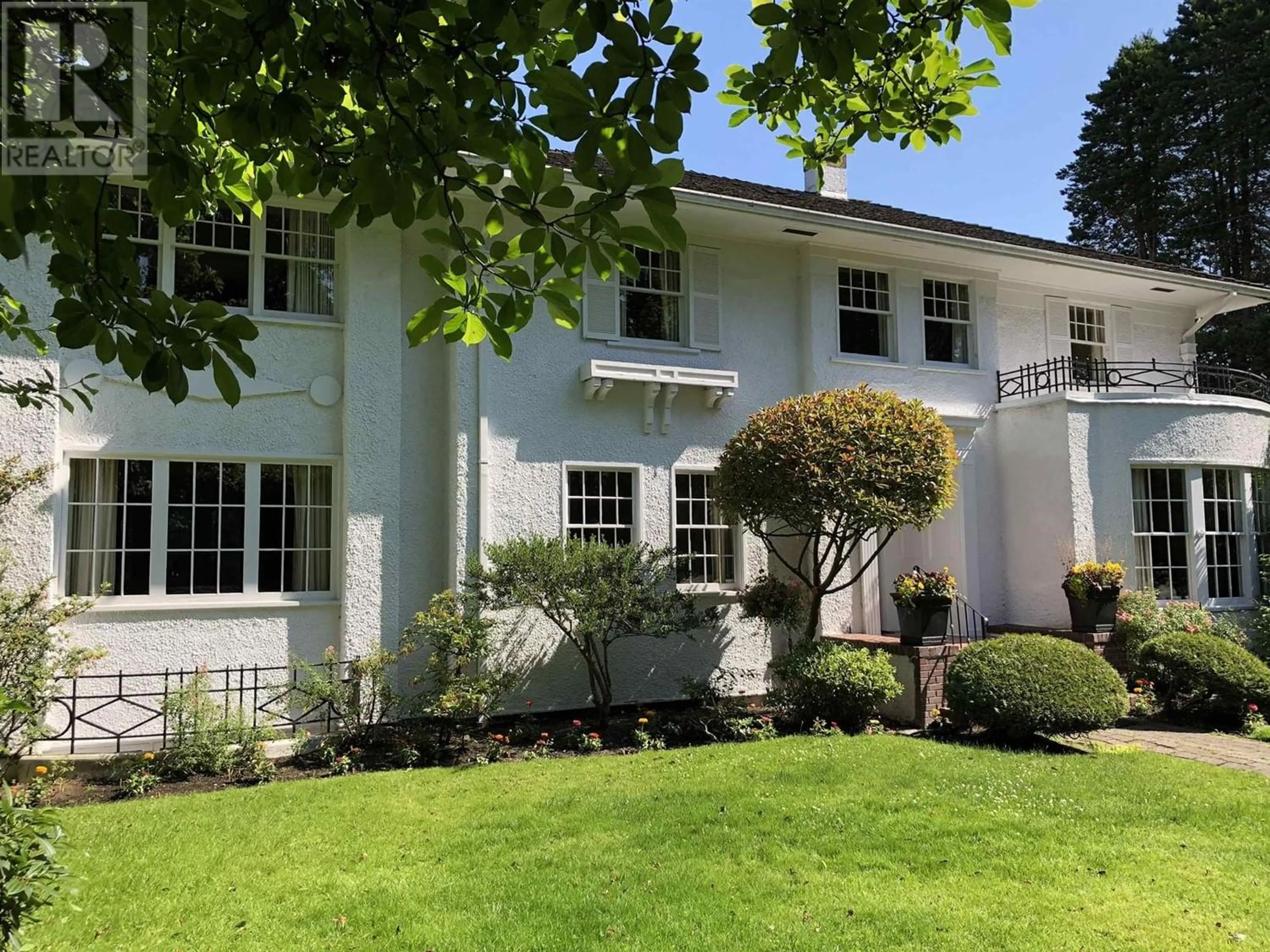 Outside view for 1525 W 29TH AVENUE, Vancouver British Columbia V6J2Z1