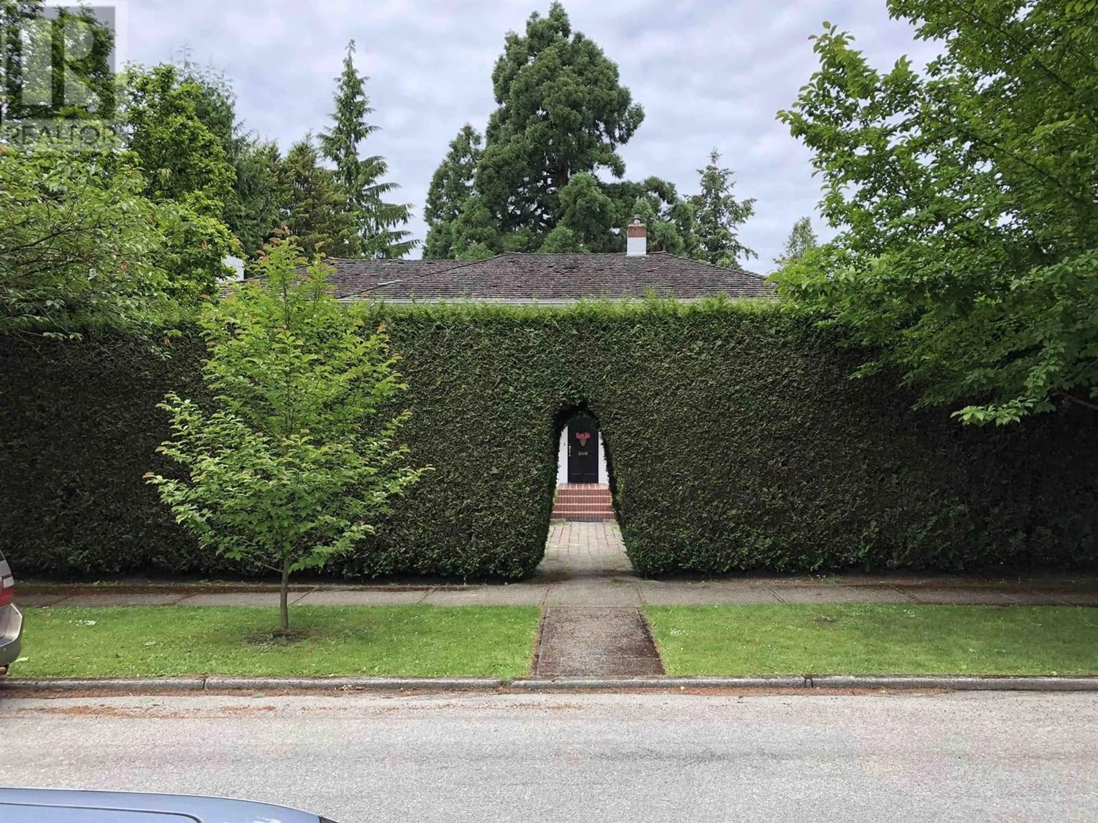 Frontside or backside of a home, the front or back of building for 1525 W 29TH AVENUE, Vancouver British Columbia V6J2Z1