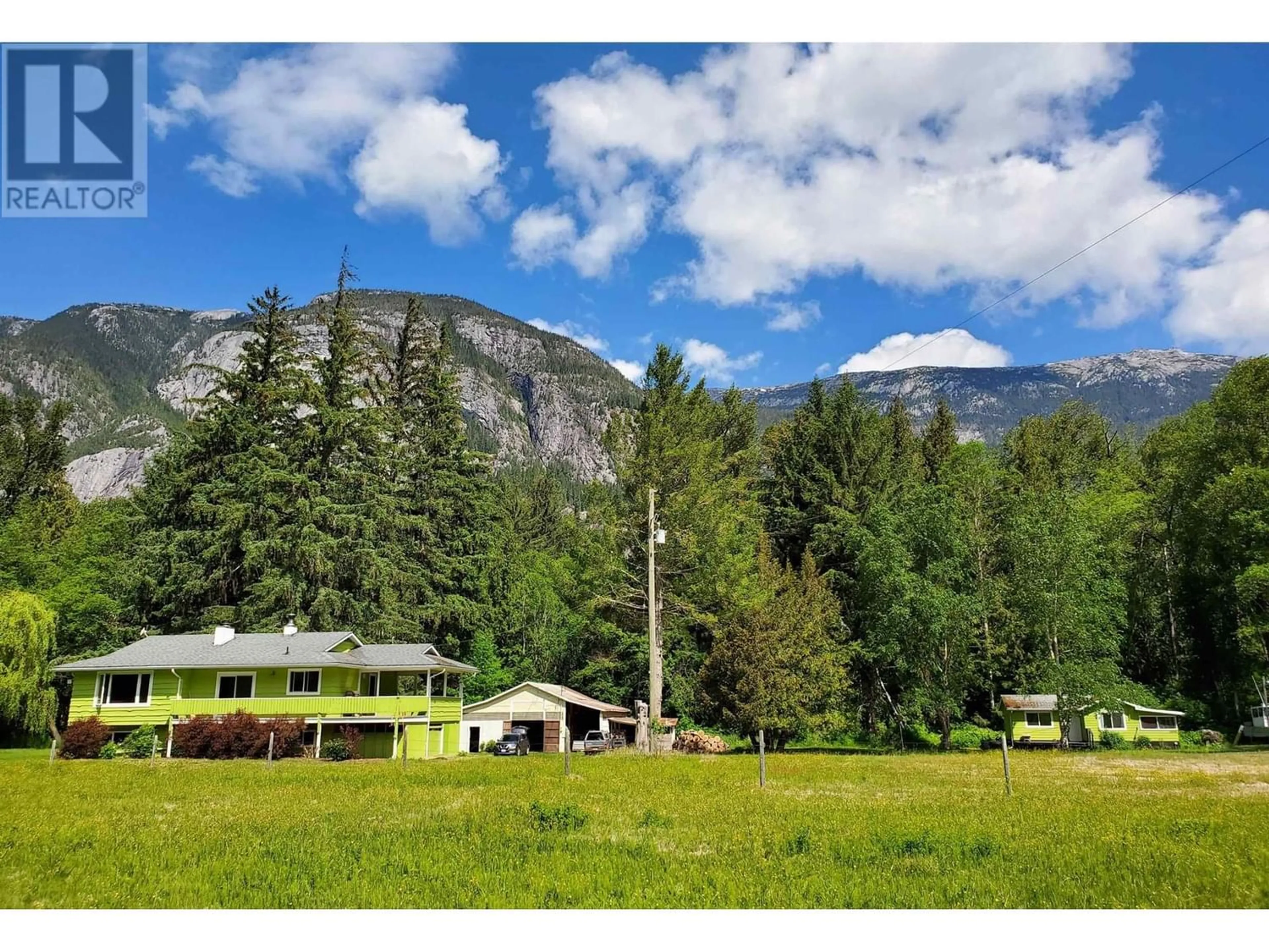 Patio, the view of mountain for 1690 MACKENZIE 20 HIGHWAY, Bella Coola British Columbia V0T1H0