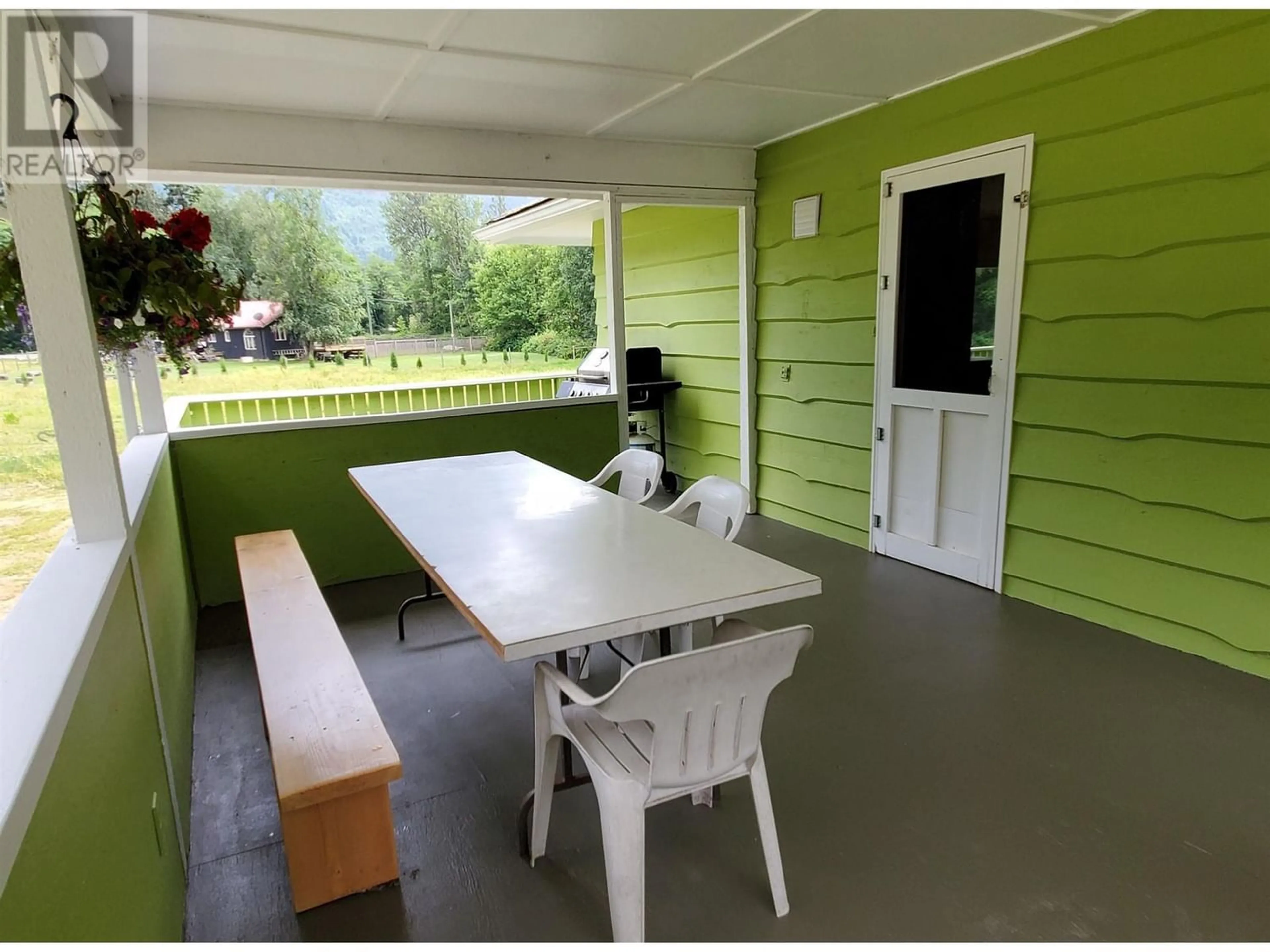 Patio, cottage for 1690 MACKENZIE 20 HIGHWAY, Bella Coola British Columbia V0T1H0